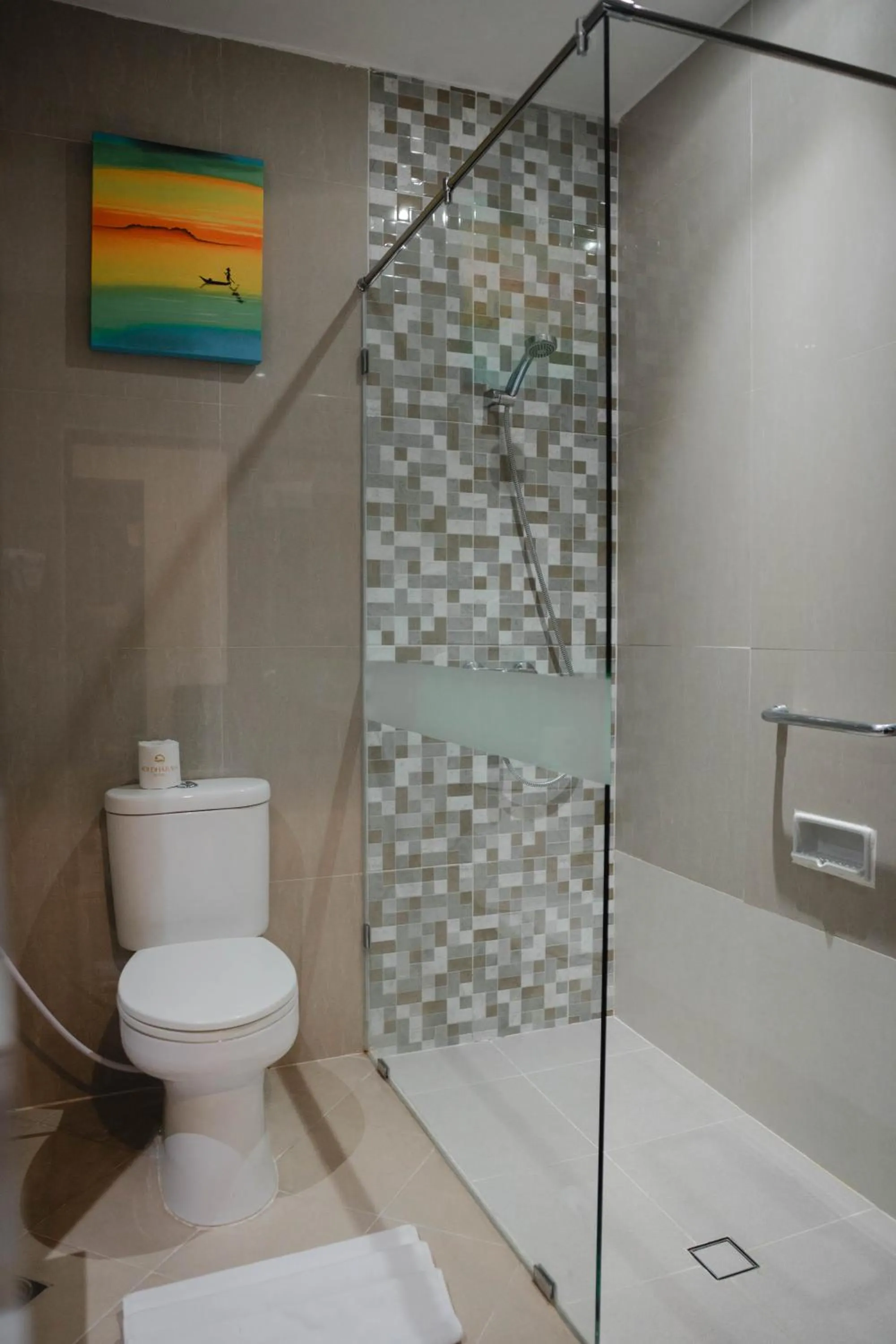 Shower in Adi Dharma Hotel Kuta