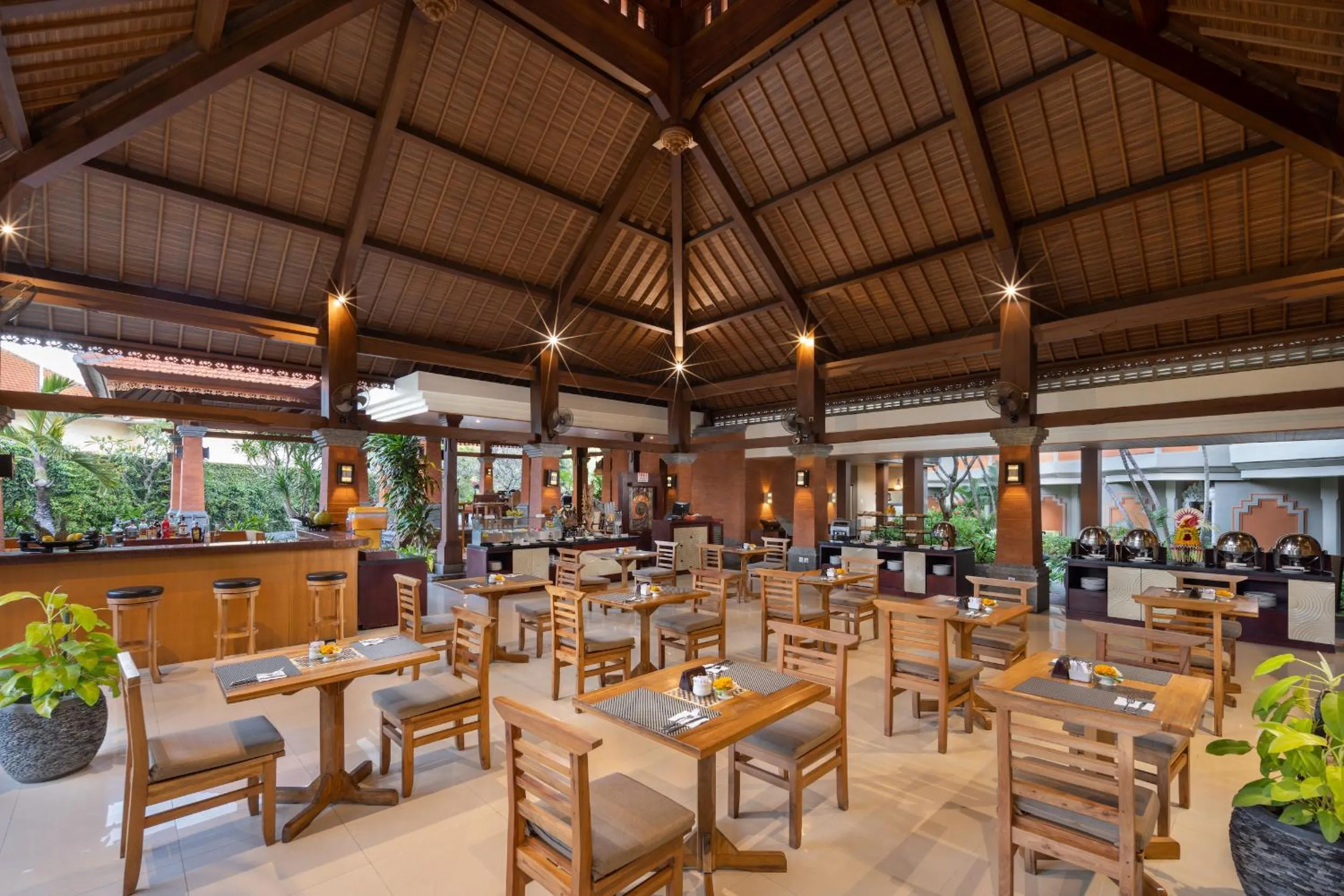 Restaurant/places to eat in Adi Dharma Hotel Kuta