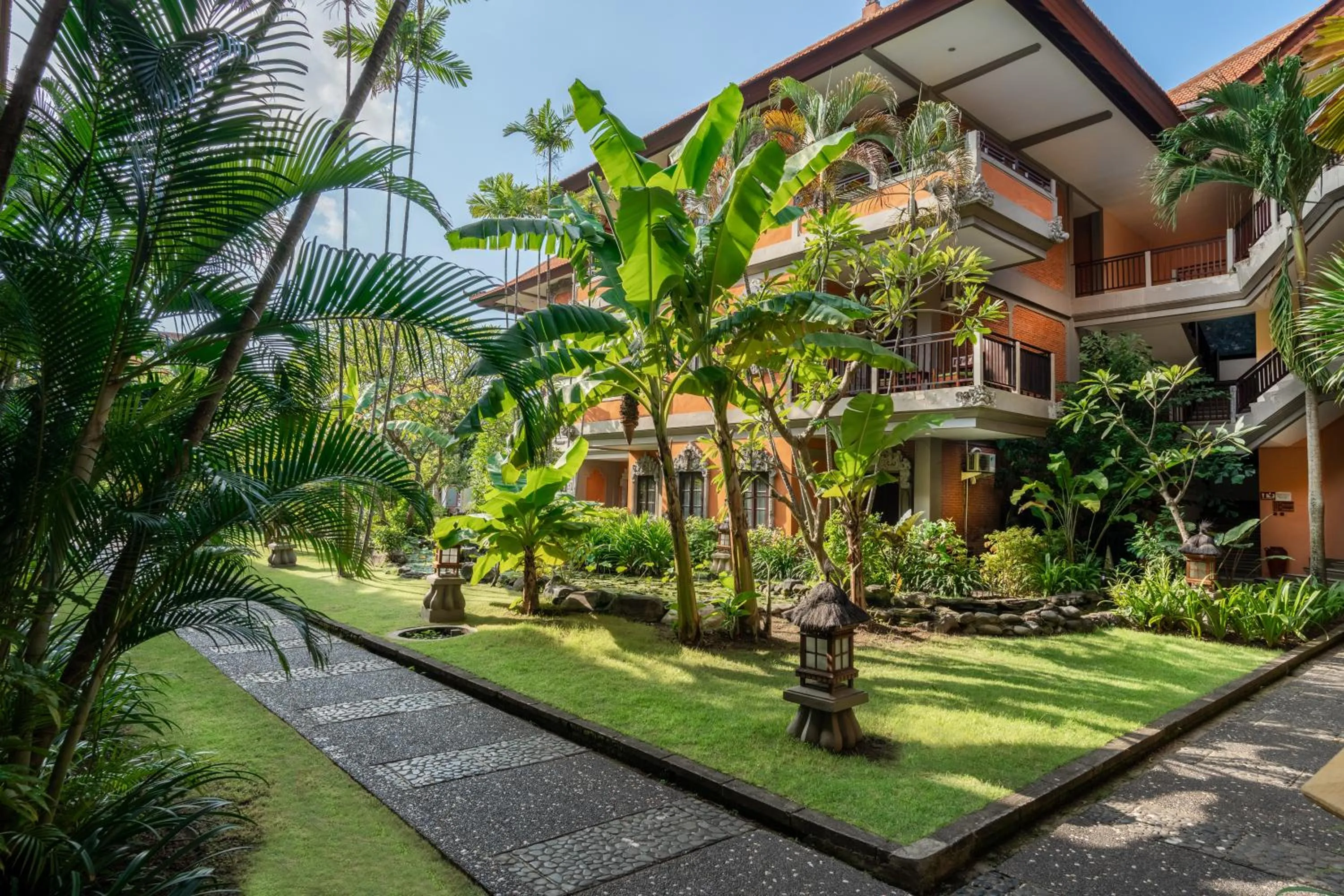 Garden in Adi Dharma Hotel Kuta