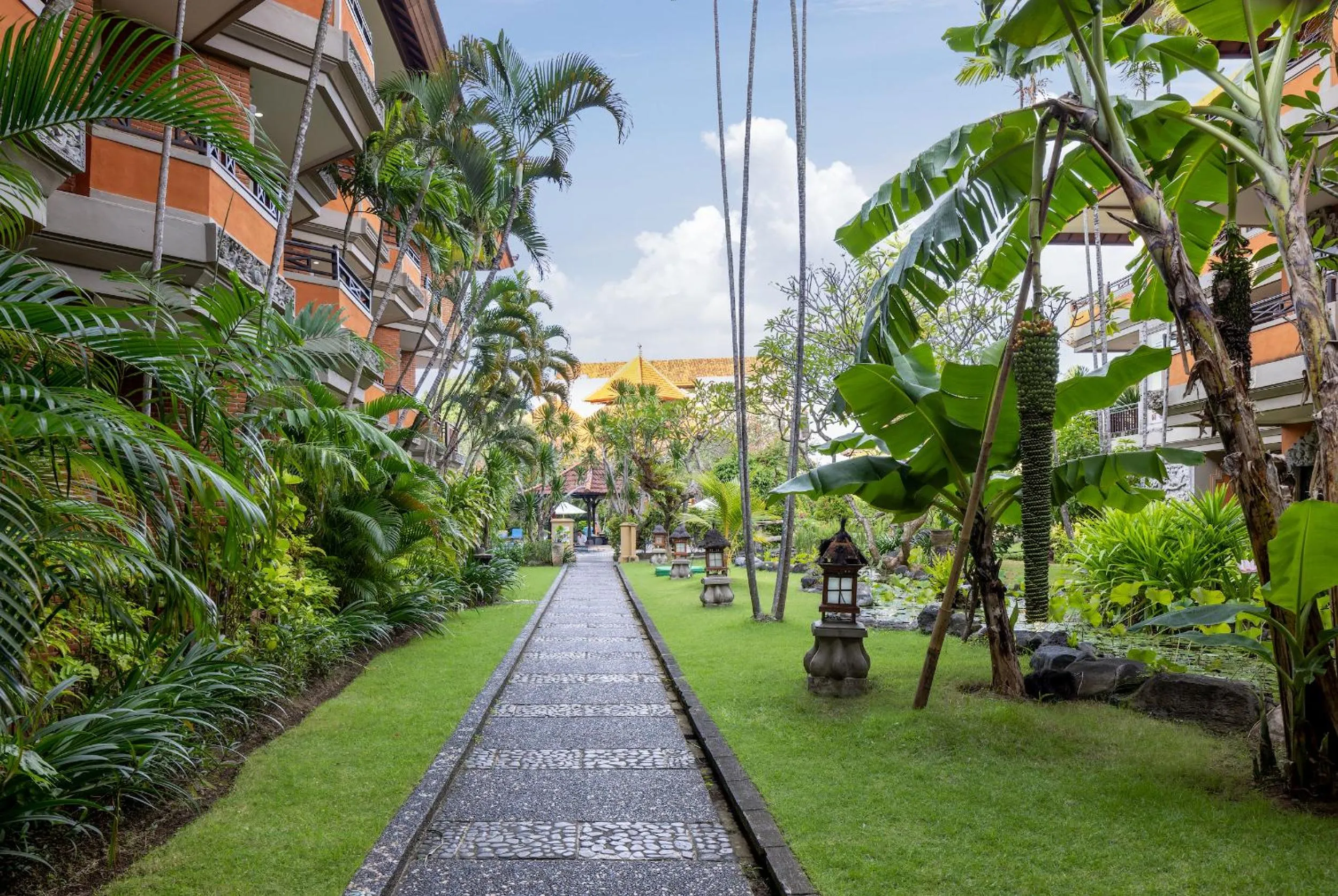 Garden in Adi Dharma Hotel Kuta