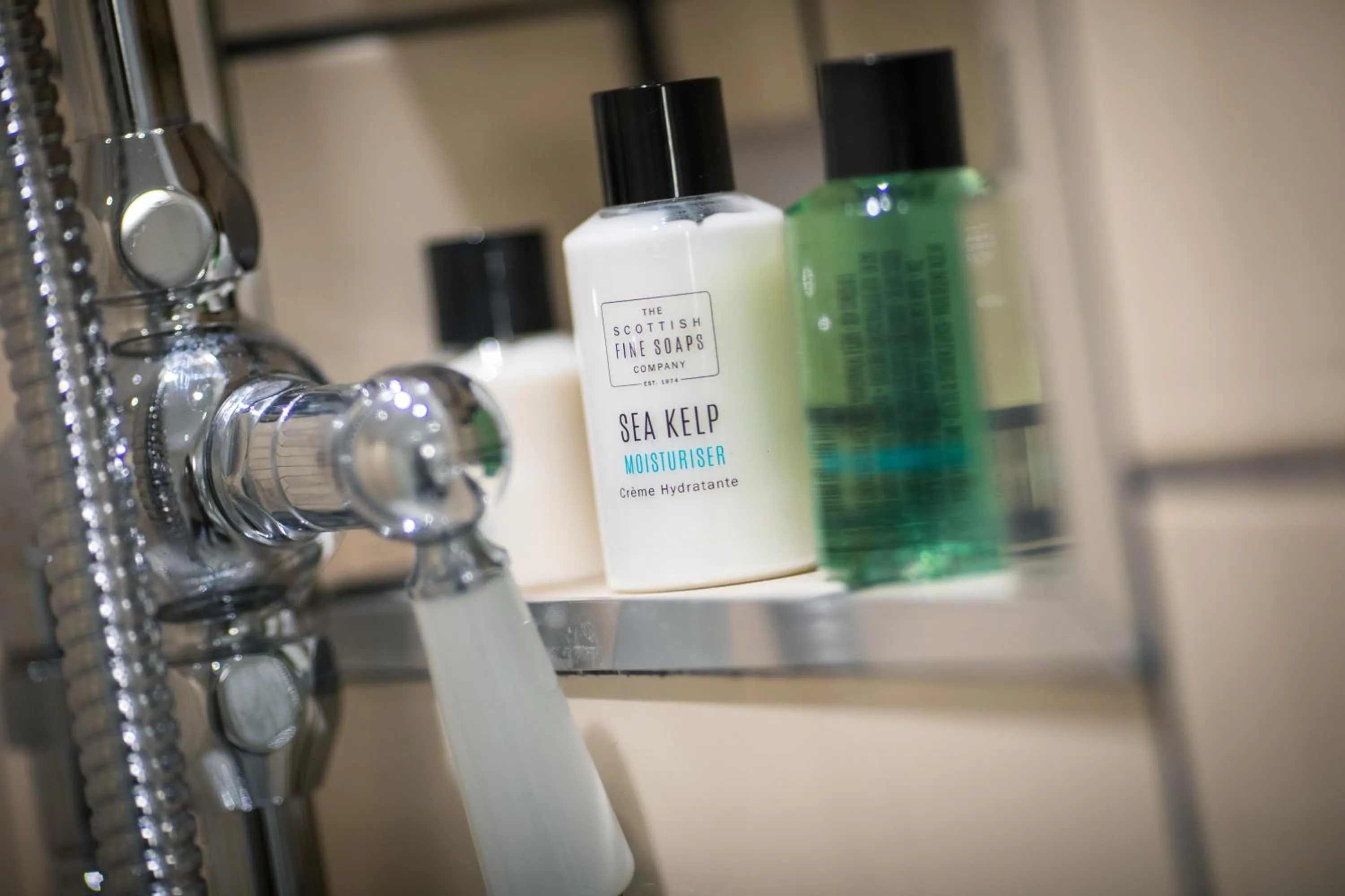 Bathroom in The Smugglers Inn