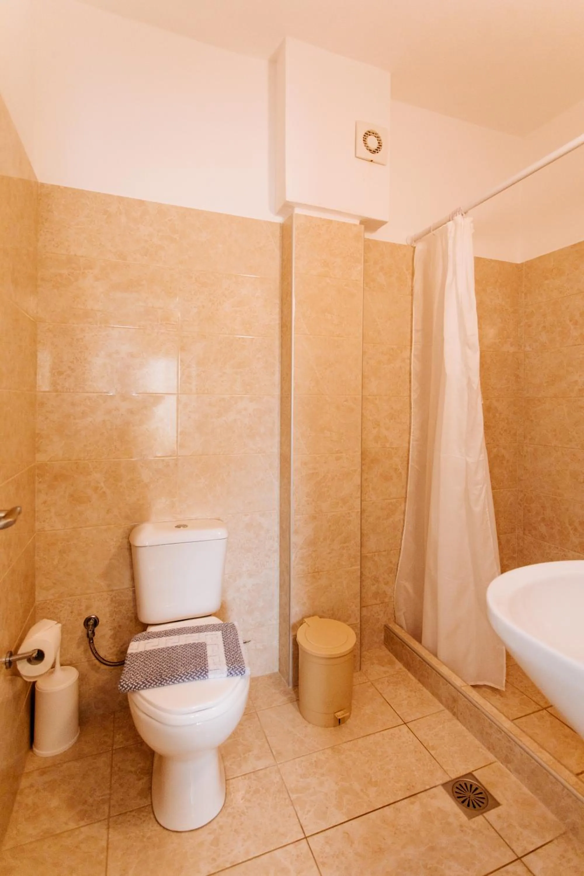 Shower in Nikos Hotel