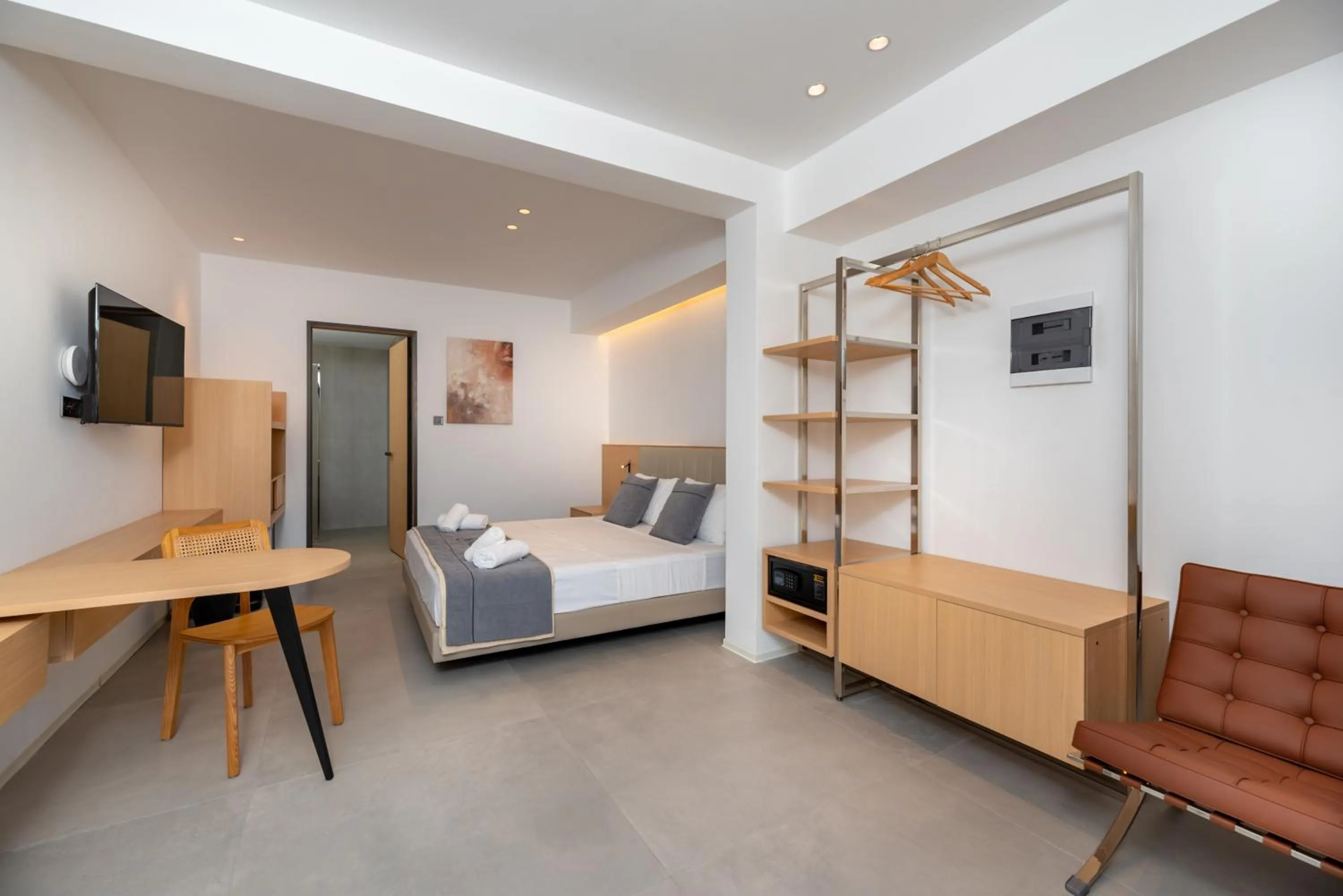 TV and multimedia, Bed in Nikos Hotel