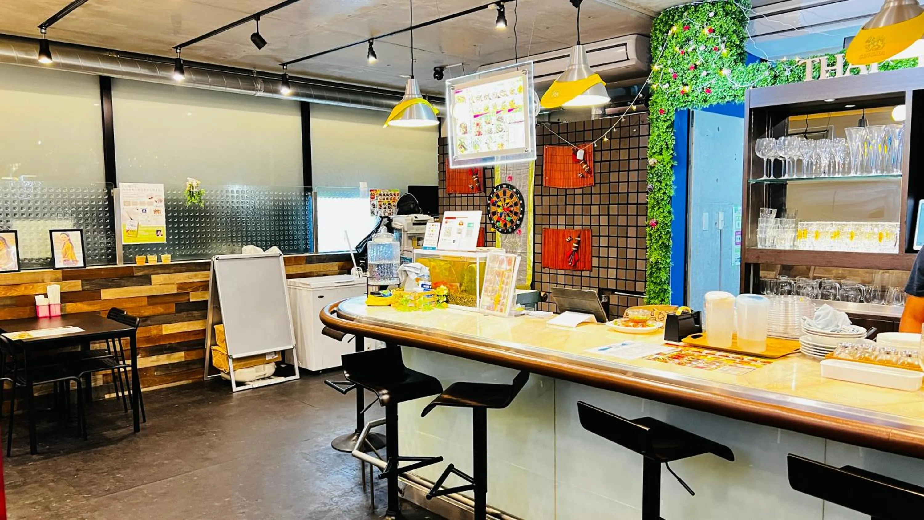 Restaurant/places to eat in Hotel Adonis Tokyo - Dormitory Share Room For Male Only At City Center