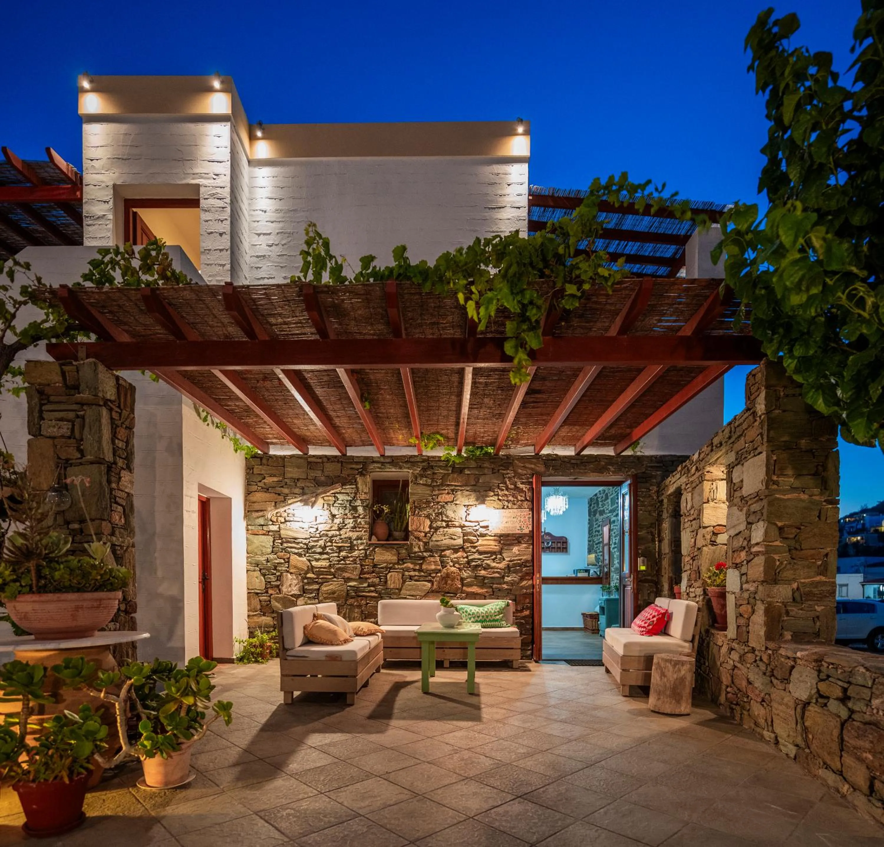 Property building in Ligaries