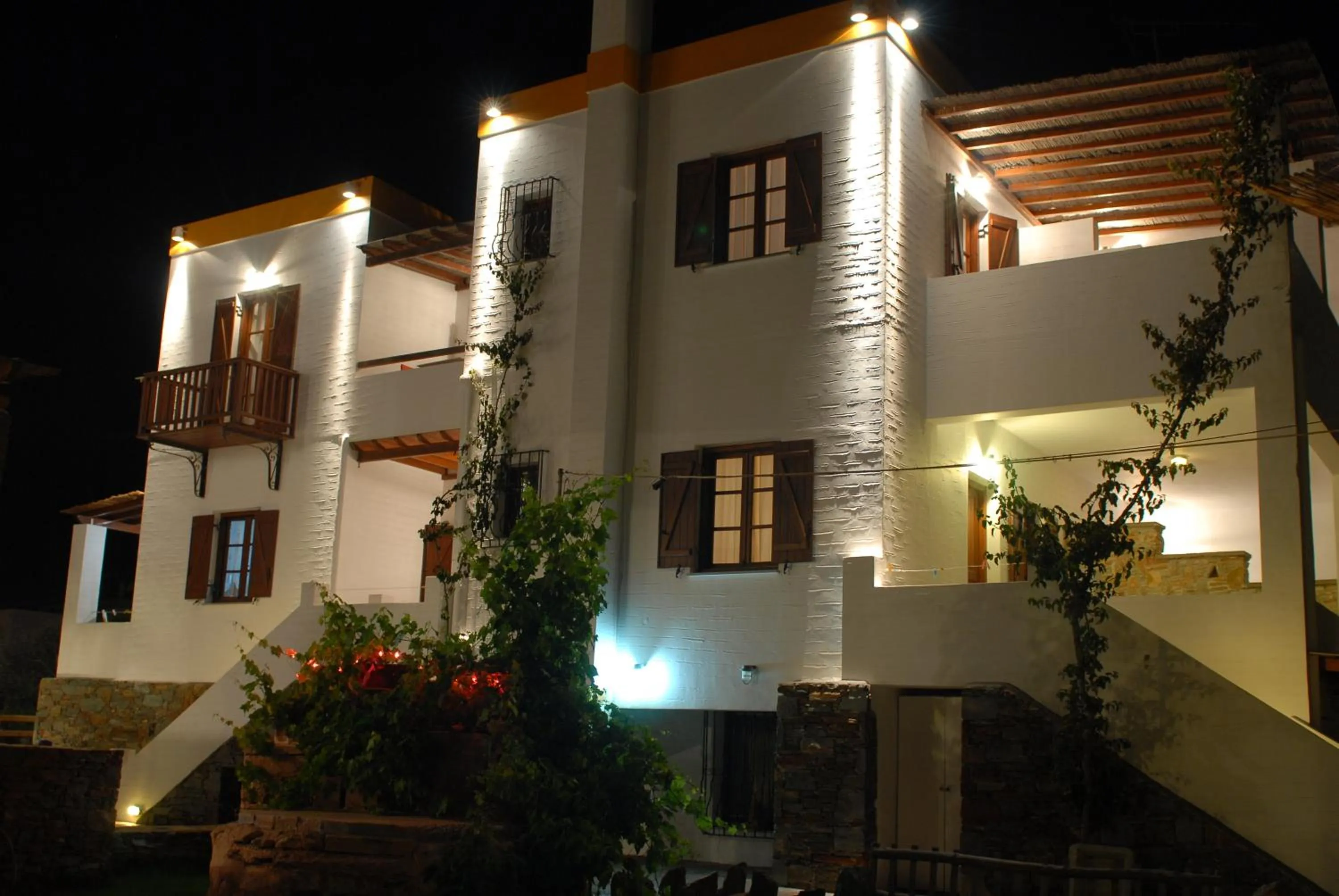 Property building in Ligaries