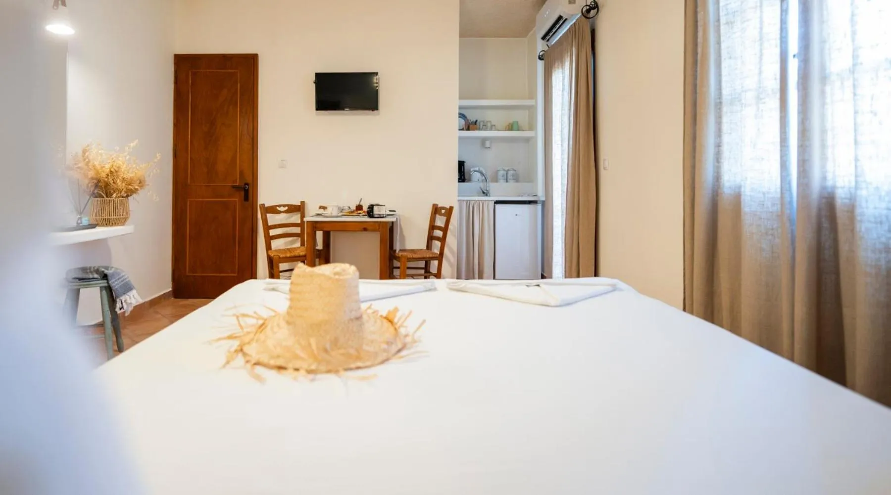 Area and facilities in Ligaries