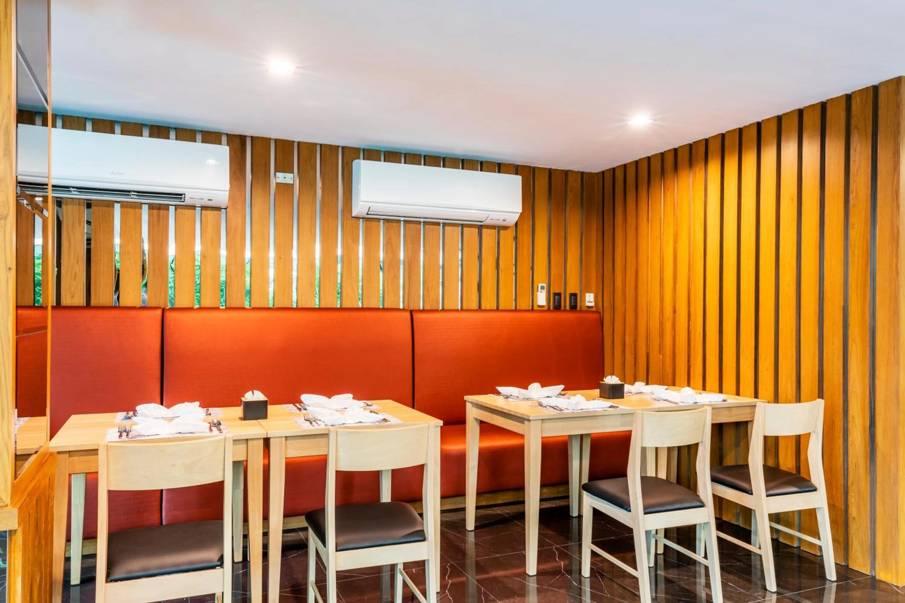 Restaurant/places to eat in The Grand Sala Thai