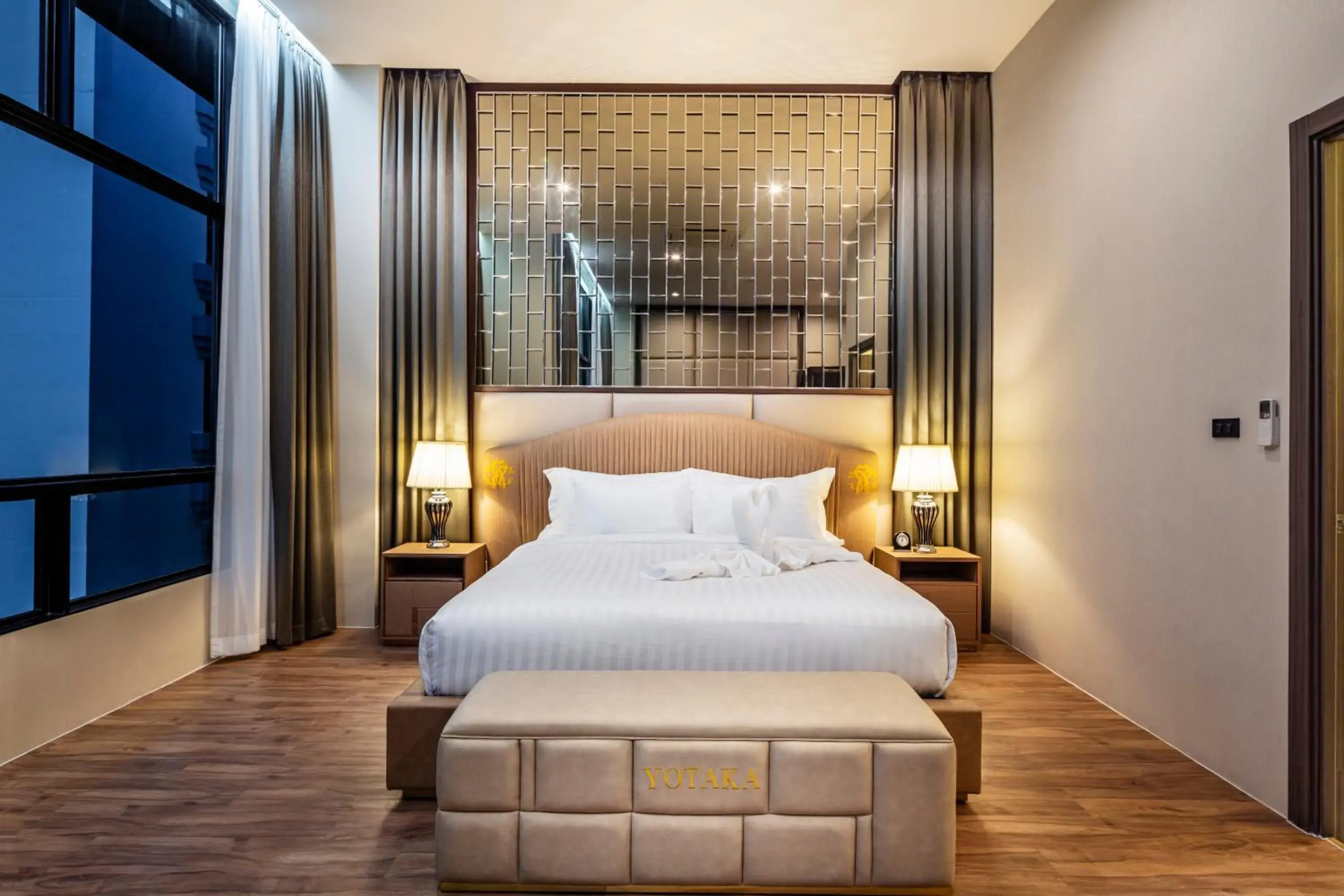 Deluxe King Room in The Grand Sala Thai Deluxe King Room in The Grand Sala Thai