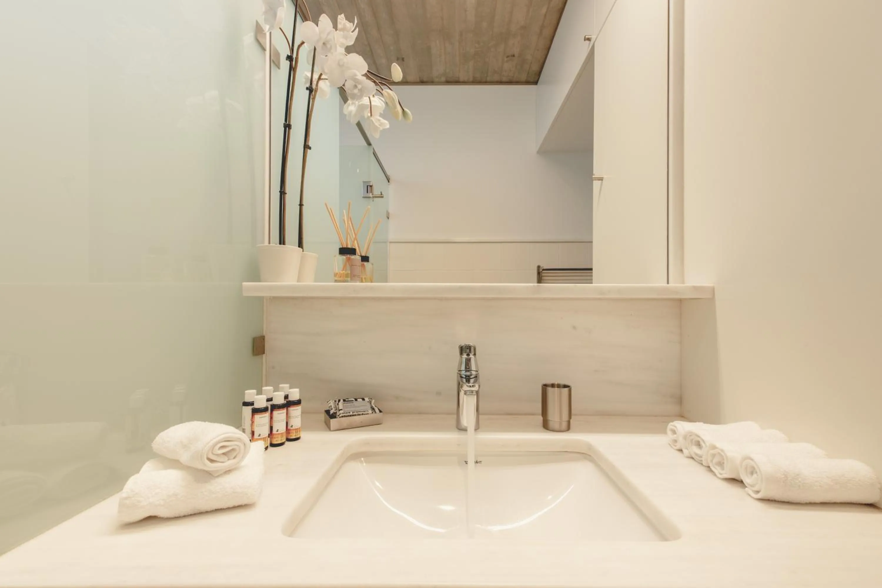 Bathroom in Athens BlueBuilding