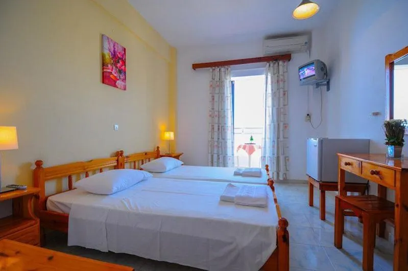 Bedroom in Hotel Prassino Nissi