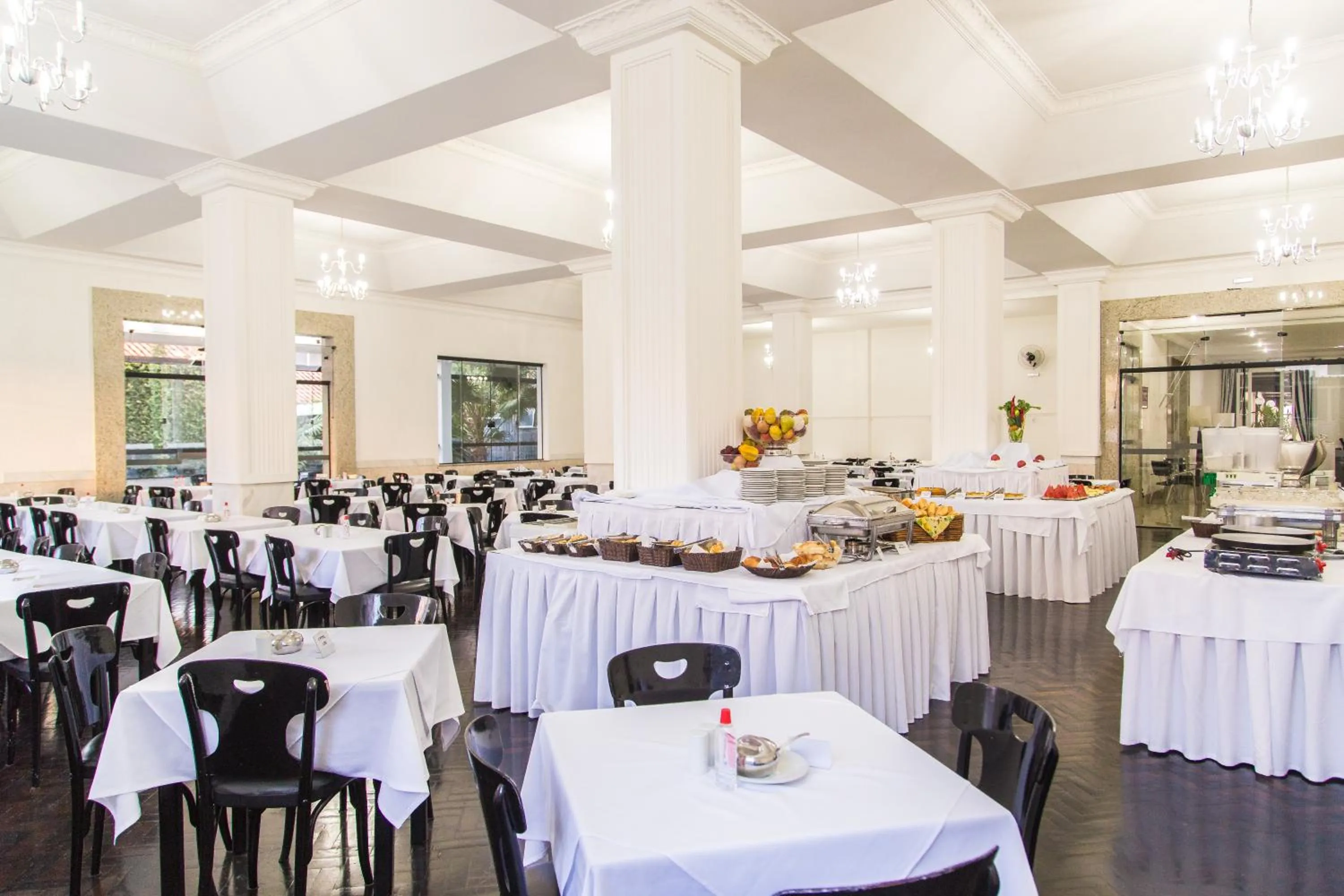 Restaurant/places to eat in Hotel Metrópole