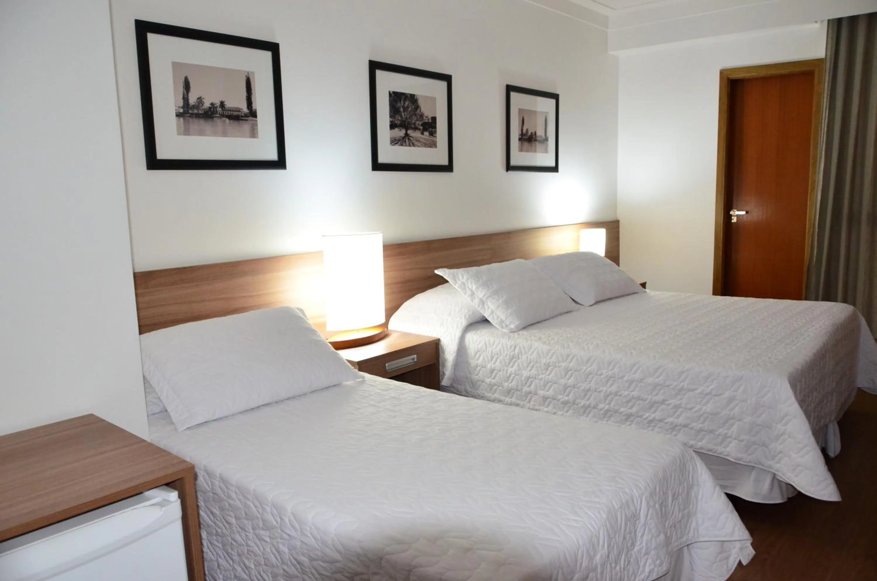 Photo of the whole room, Bed in Hotel Metrópole