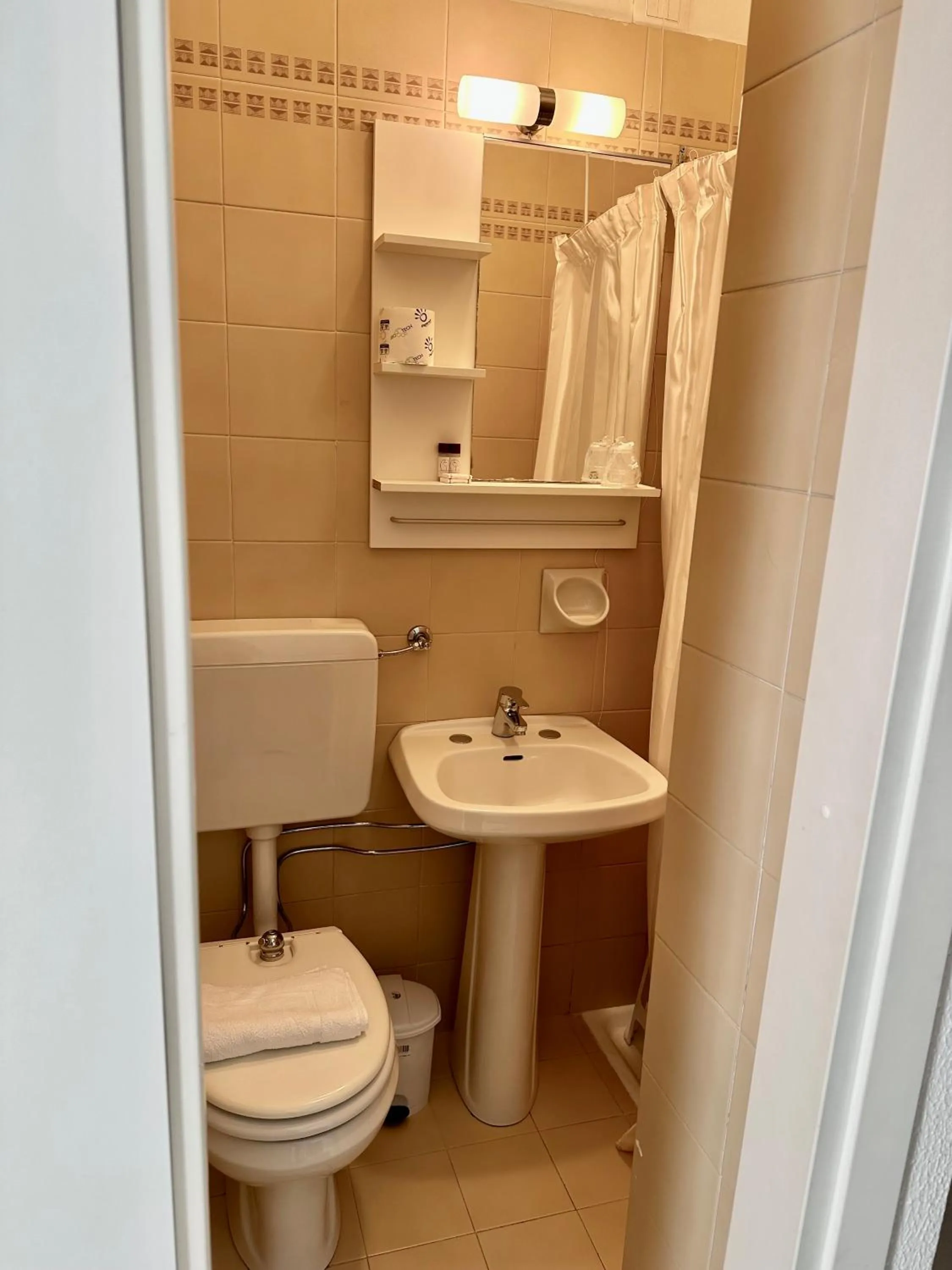 Shower in Hotel La Bussola