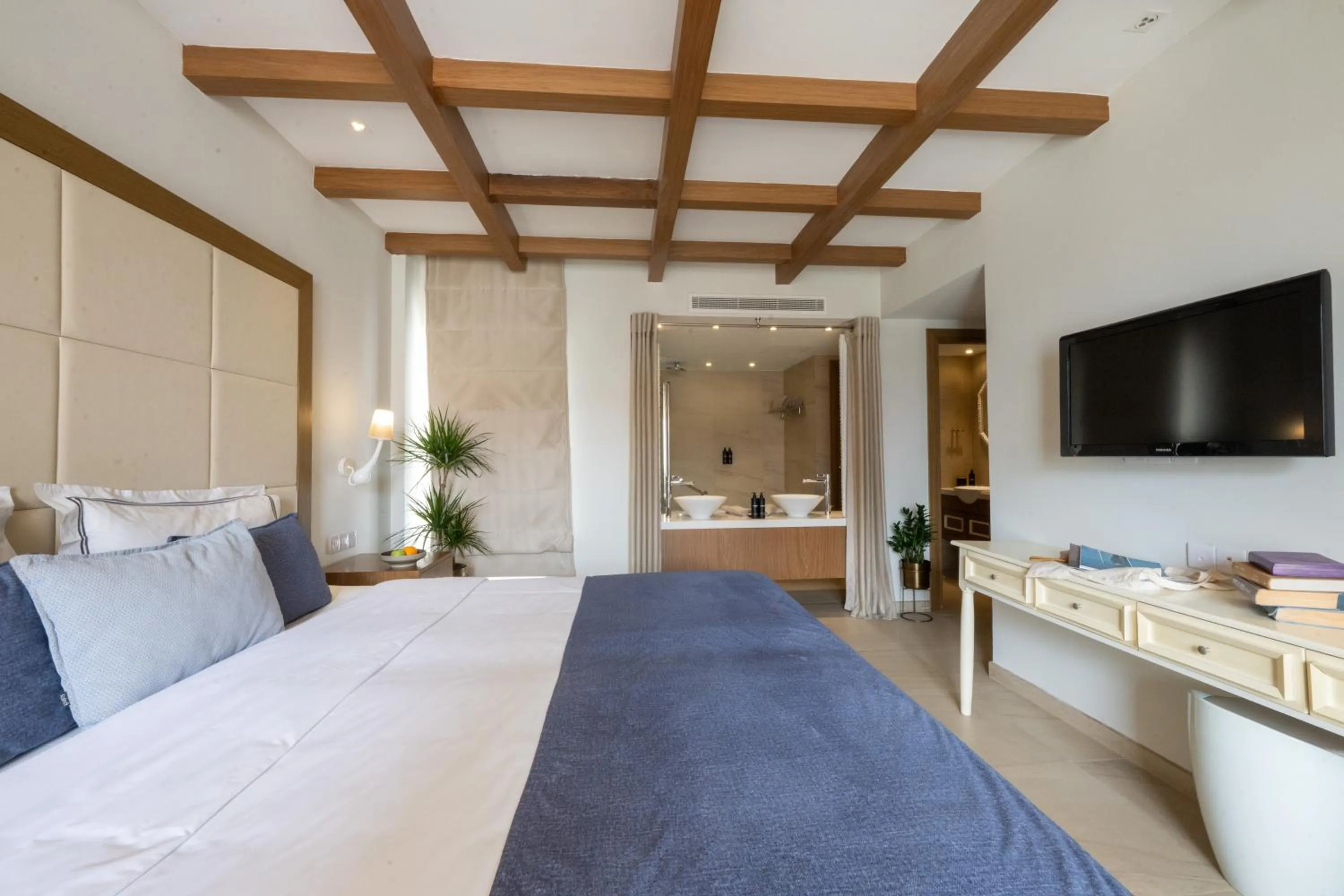 Bedroom, Bed in King Jason Paphos - Designed for Adults by Louis Hotels