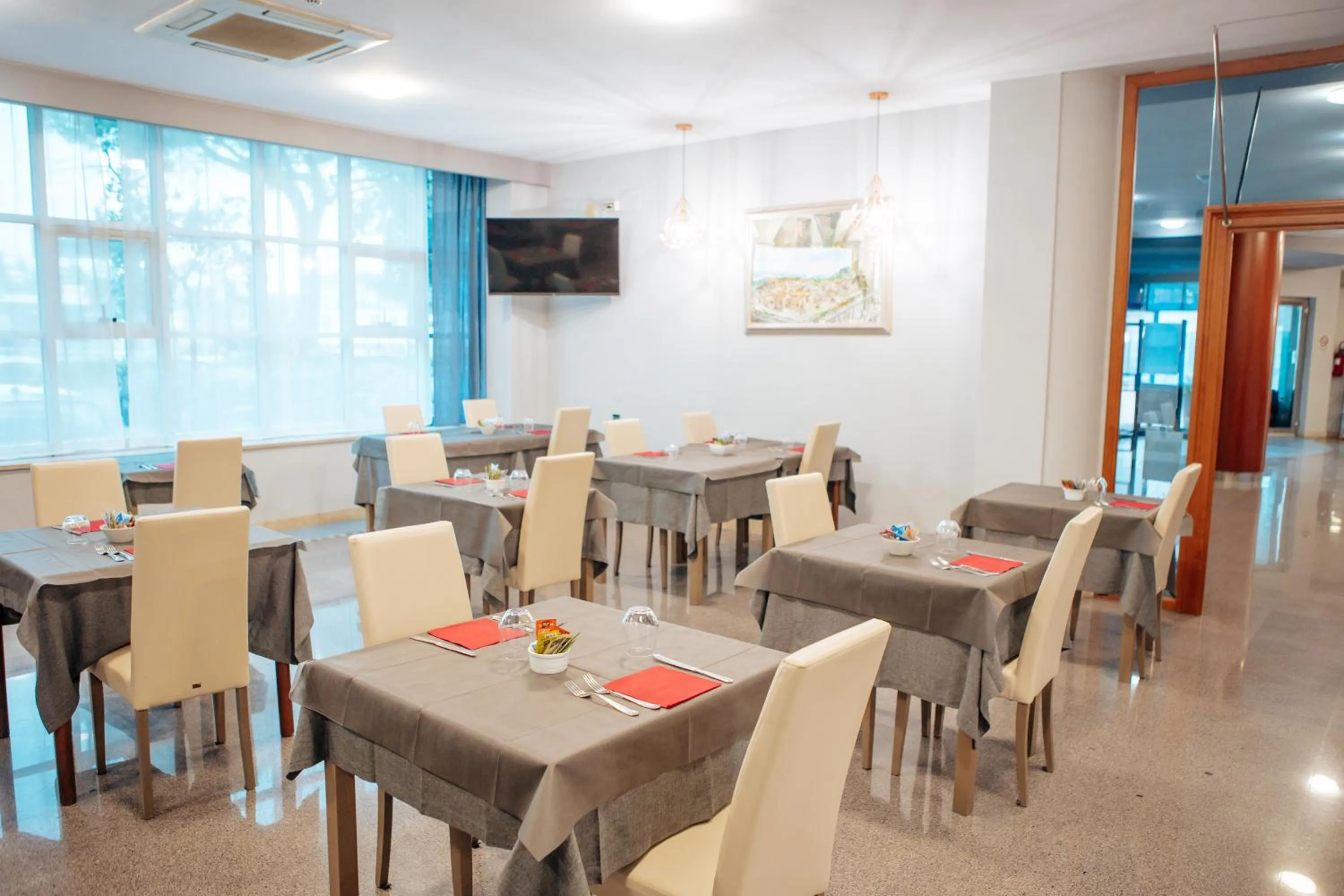 Restaurant/places to eat in Hotel Amico