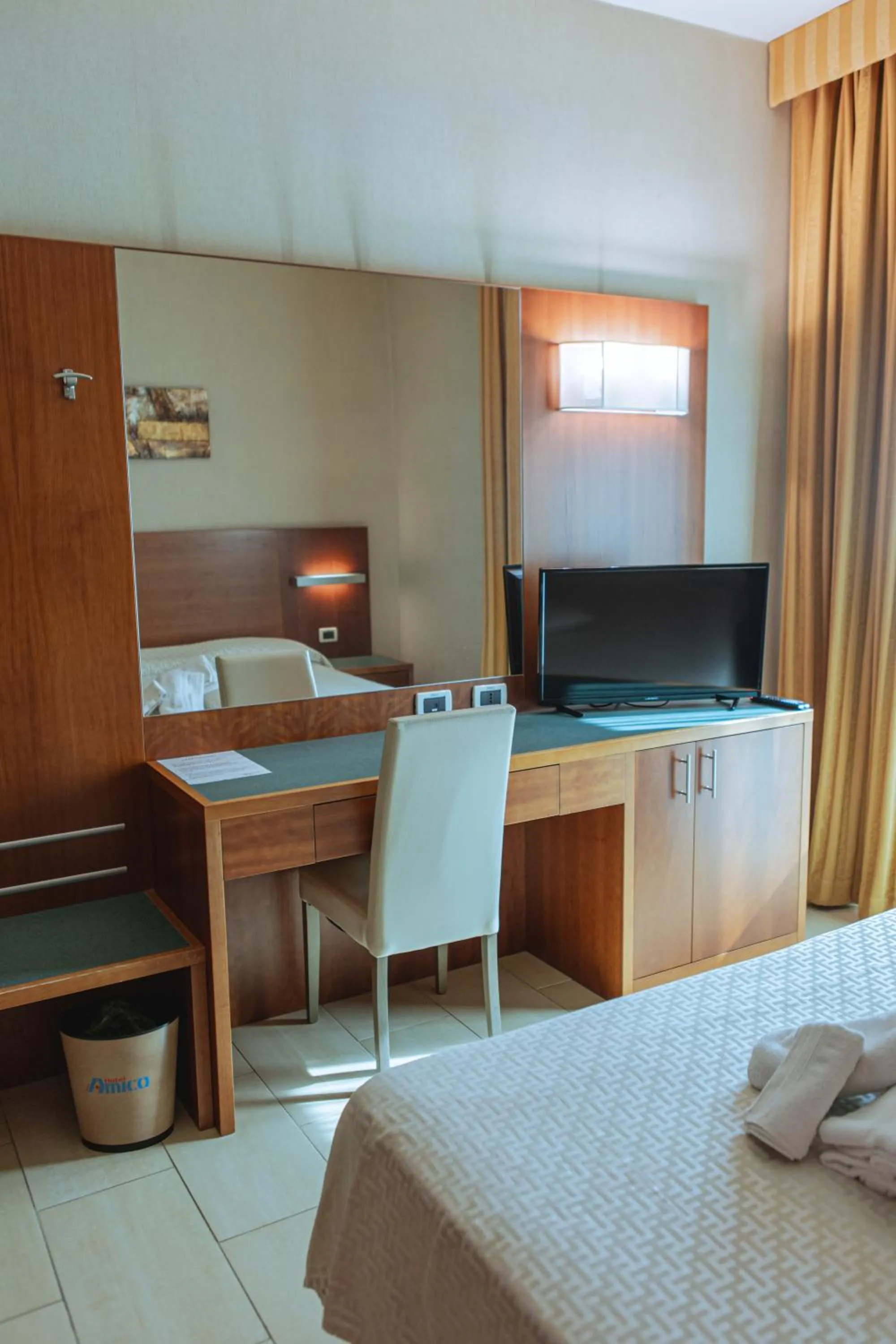 Bedroom, Bed in Hotel Amico