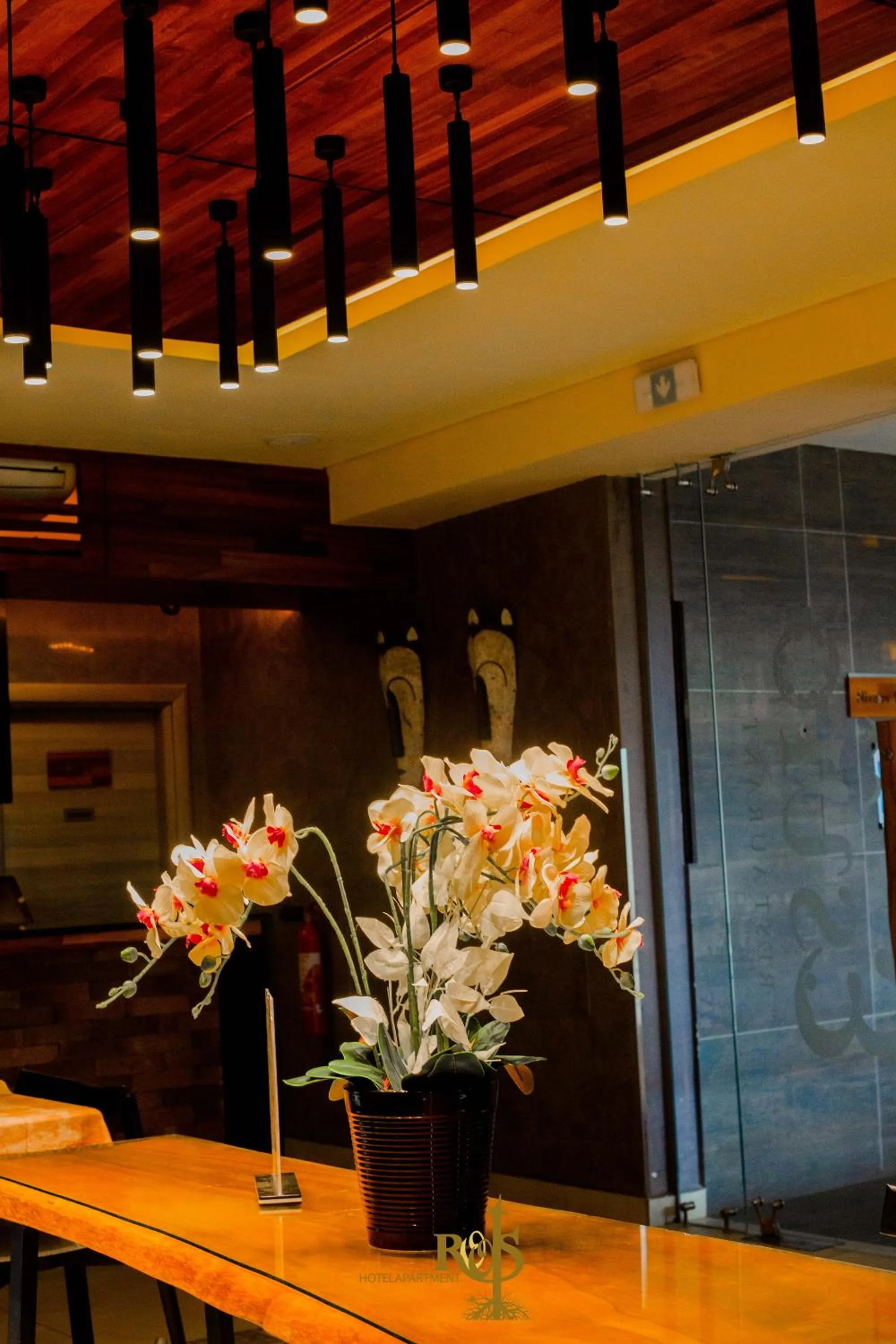 Roots Hotel Apartments Abidjan