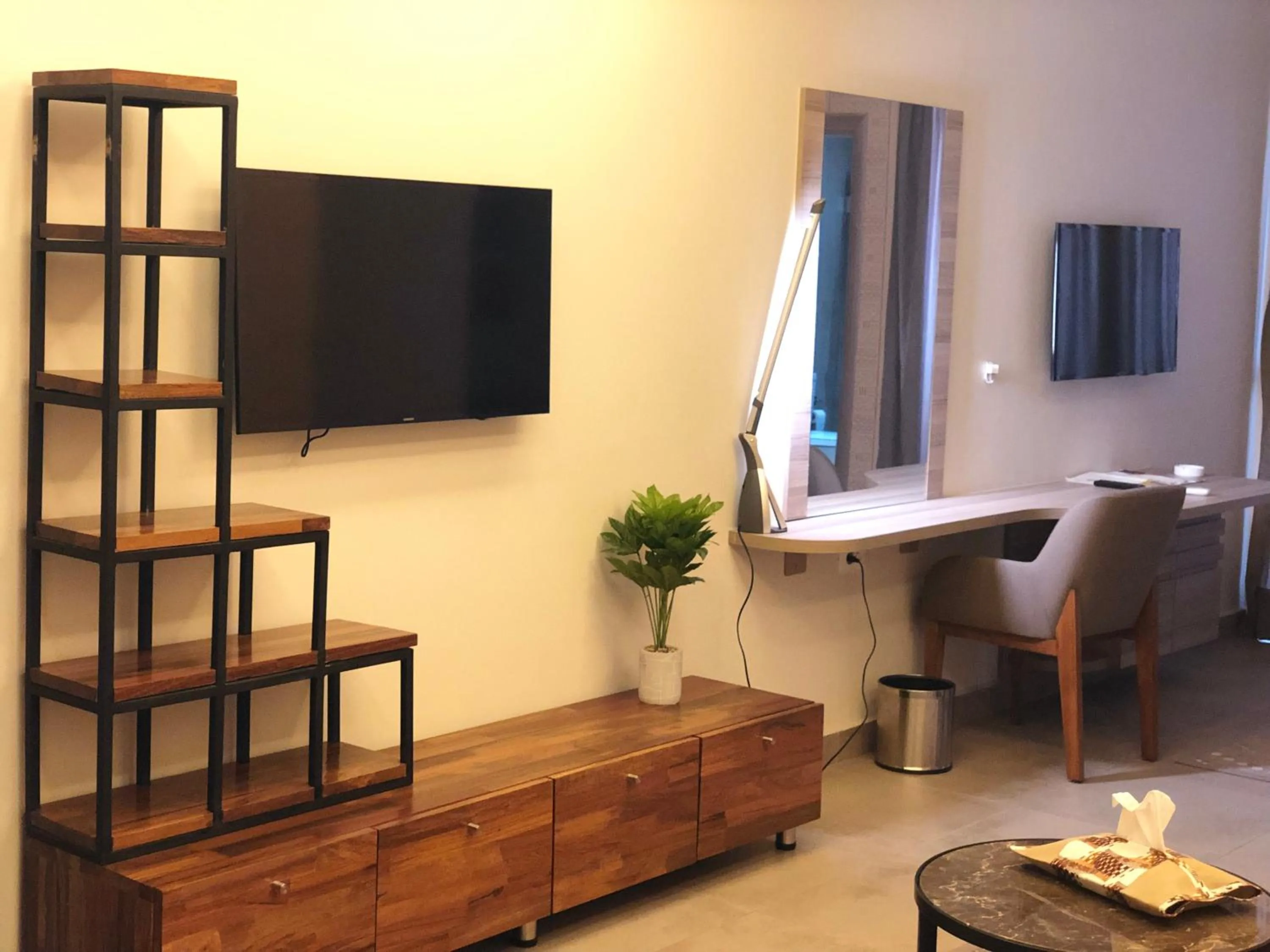 Roots Hotel Apartments Abidjan