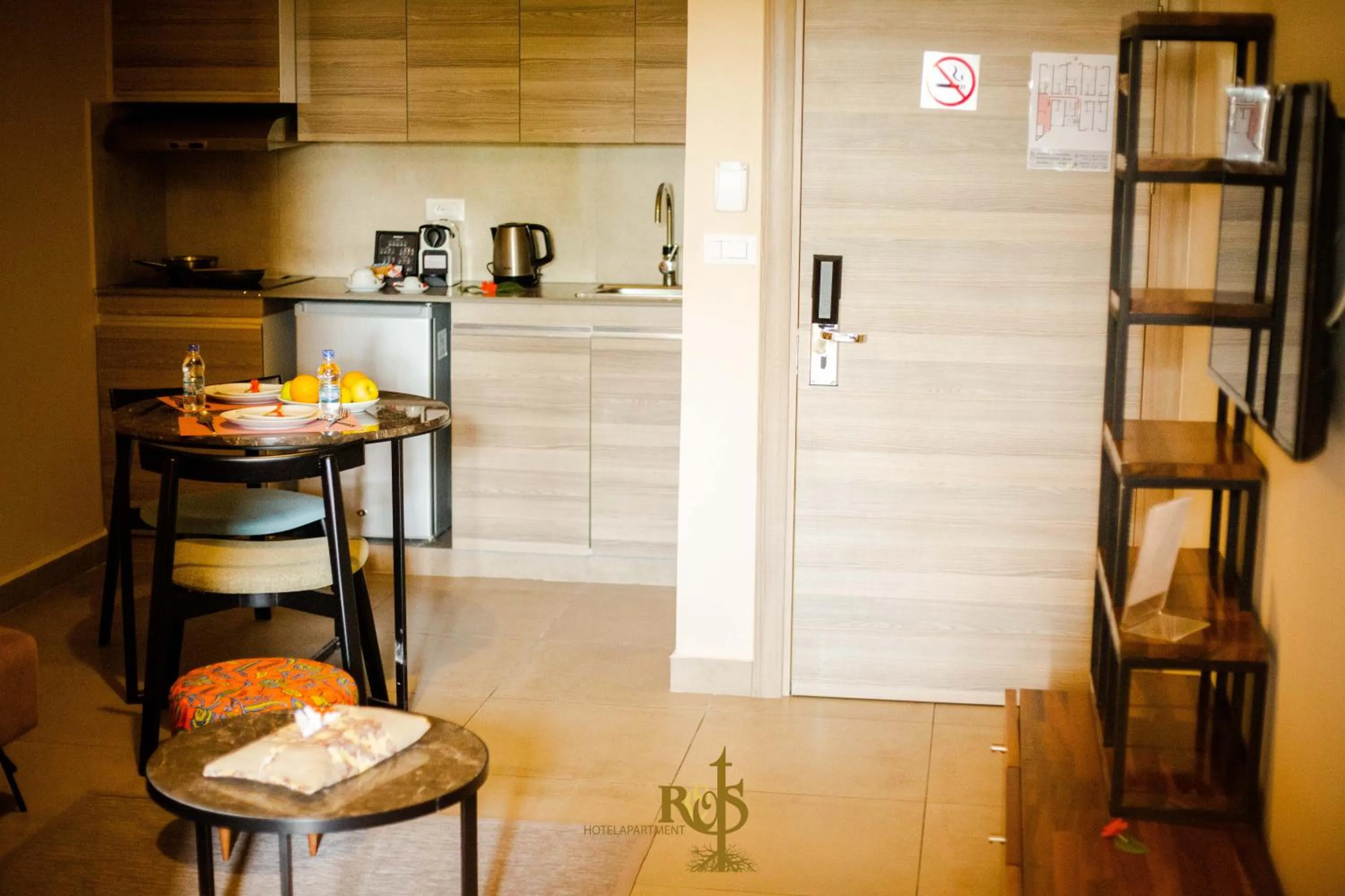 Roots Hotel Apartments Abidjan