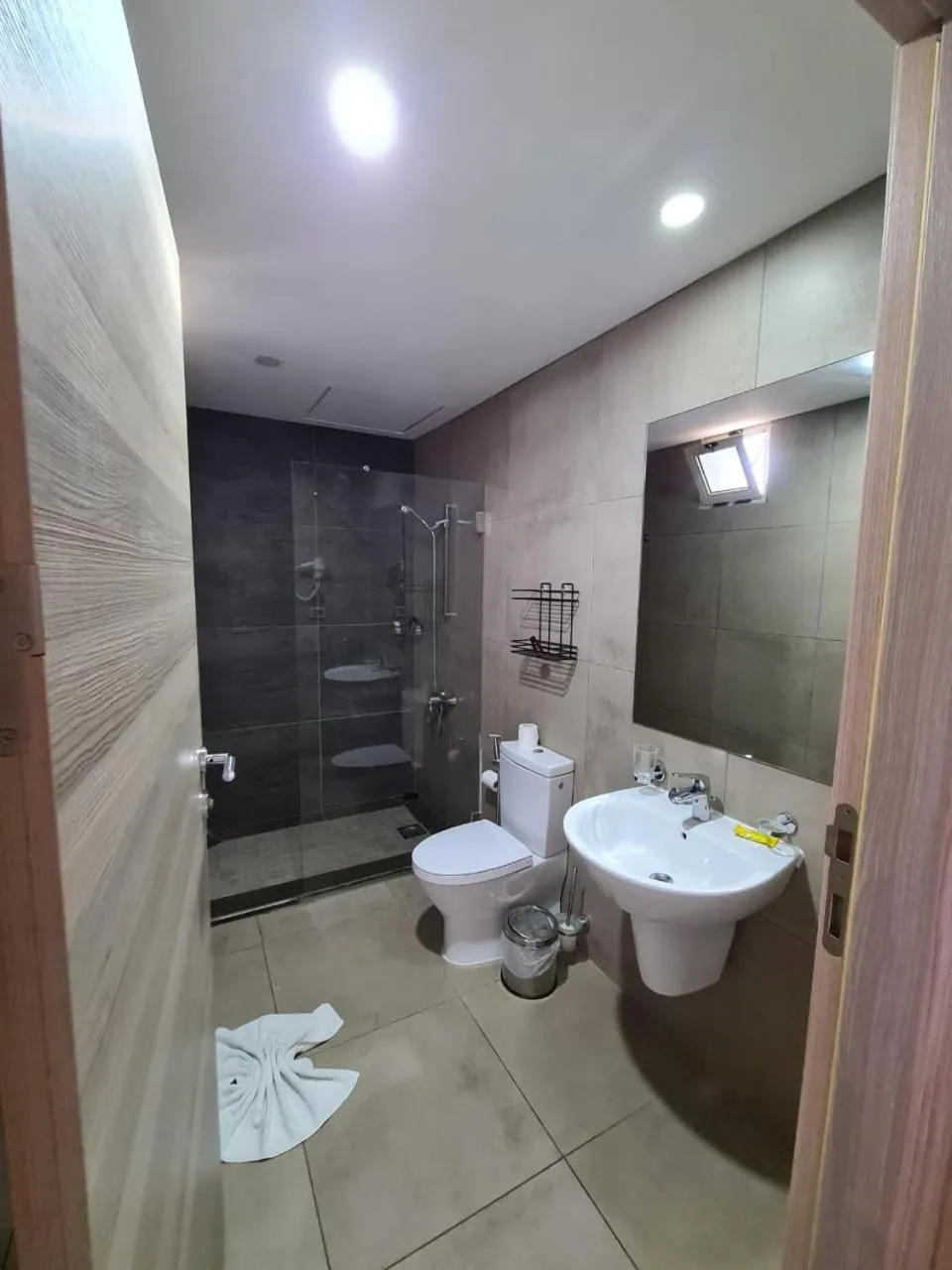 Roots Hotel Apartments Abidjan