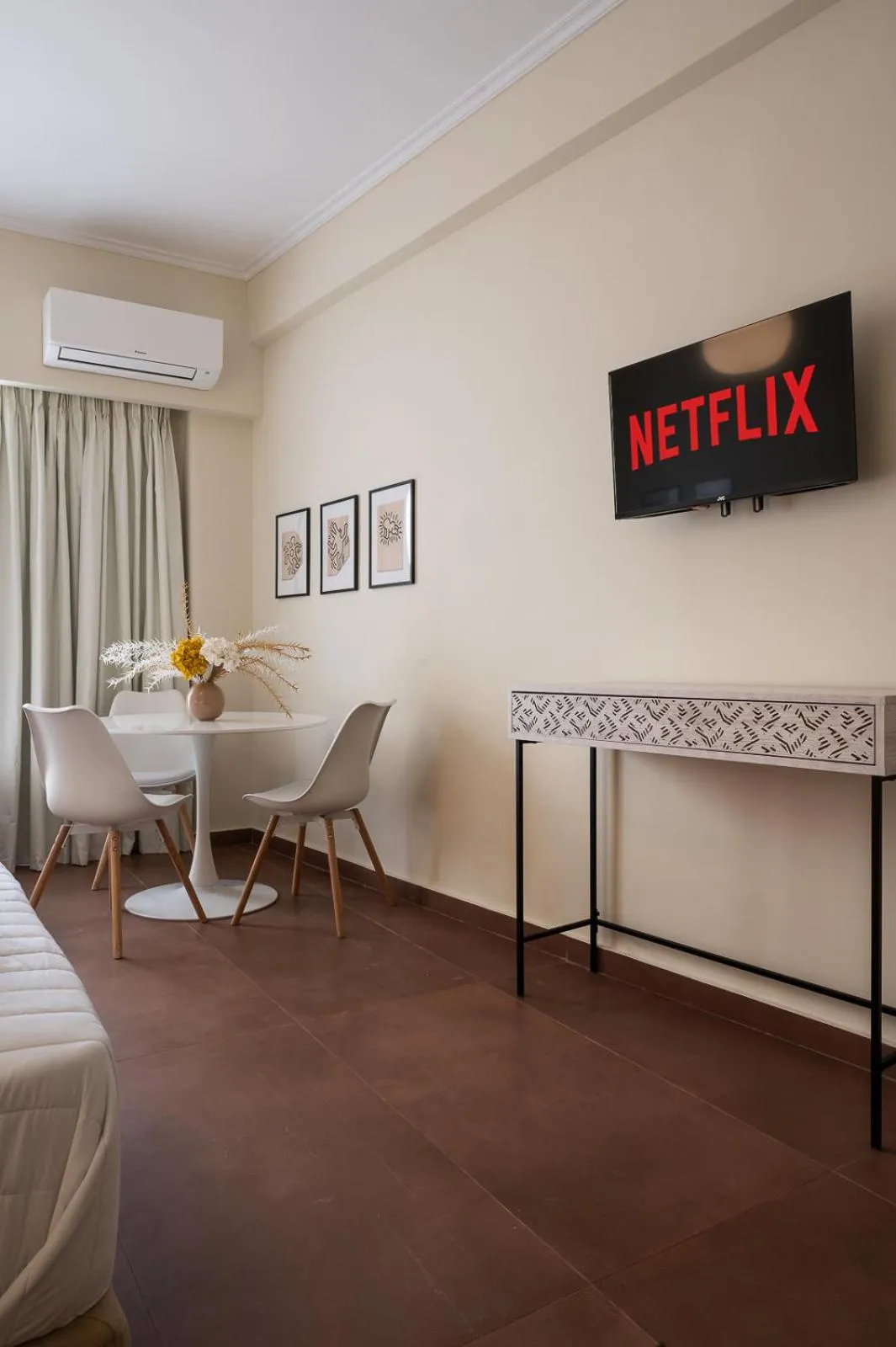 Bed in ATHENS STORIES