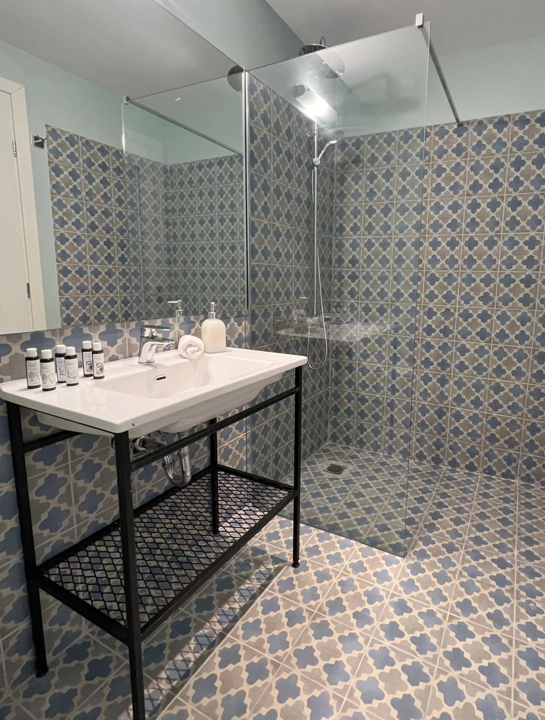 Shower in ATHENS STORIES