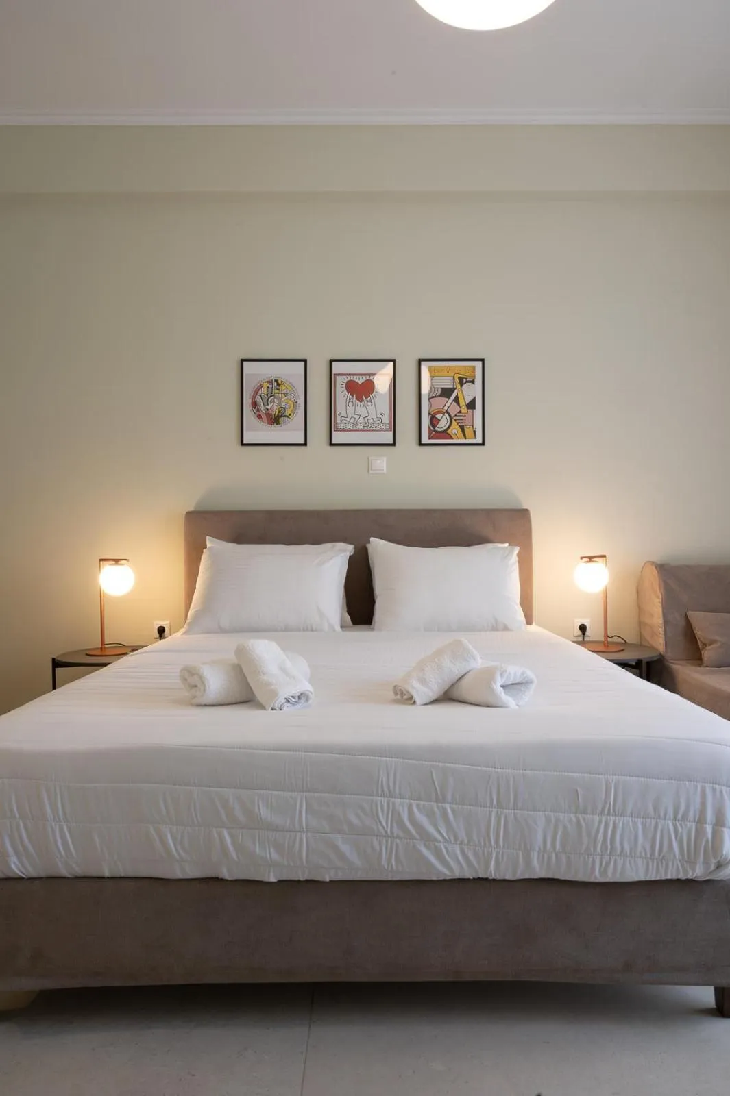 Bed in ATHENS STORIES