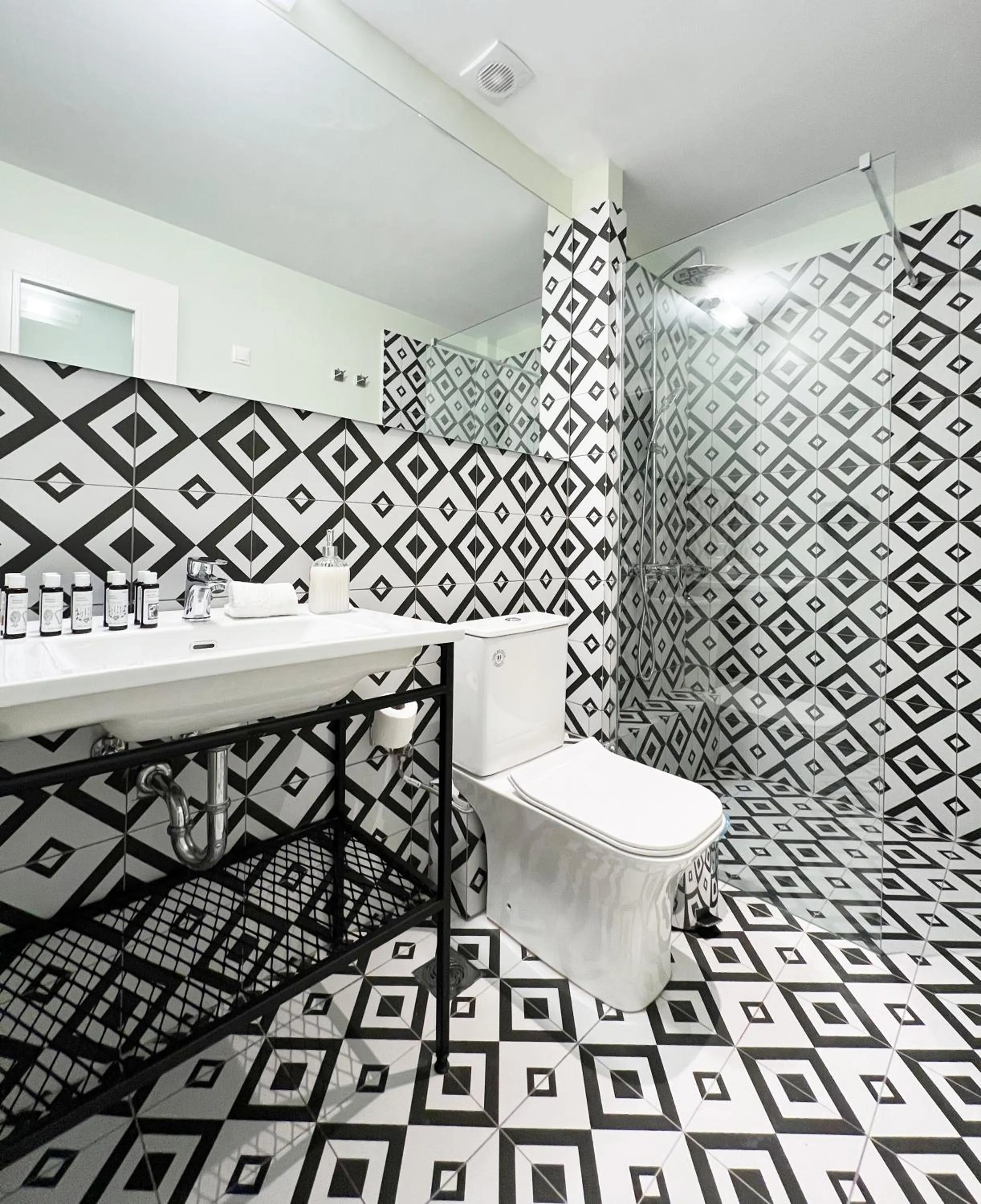 Shower in ATHENS STORIES