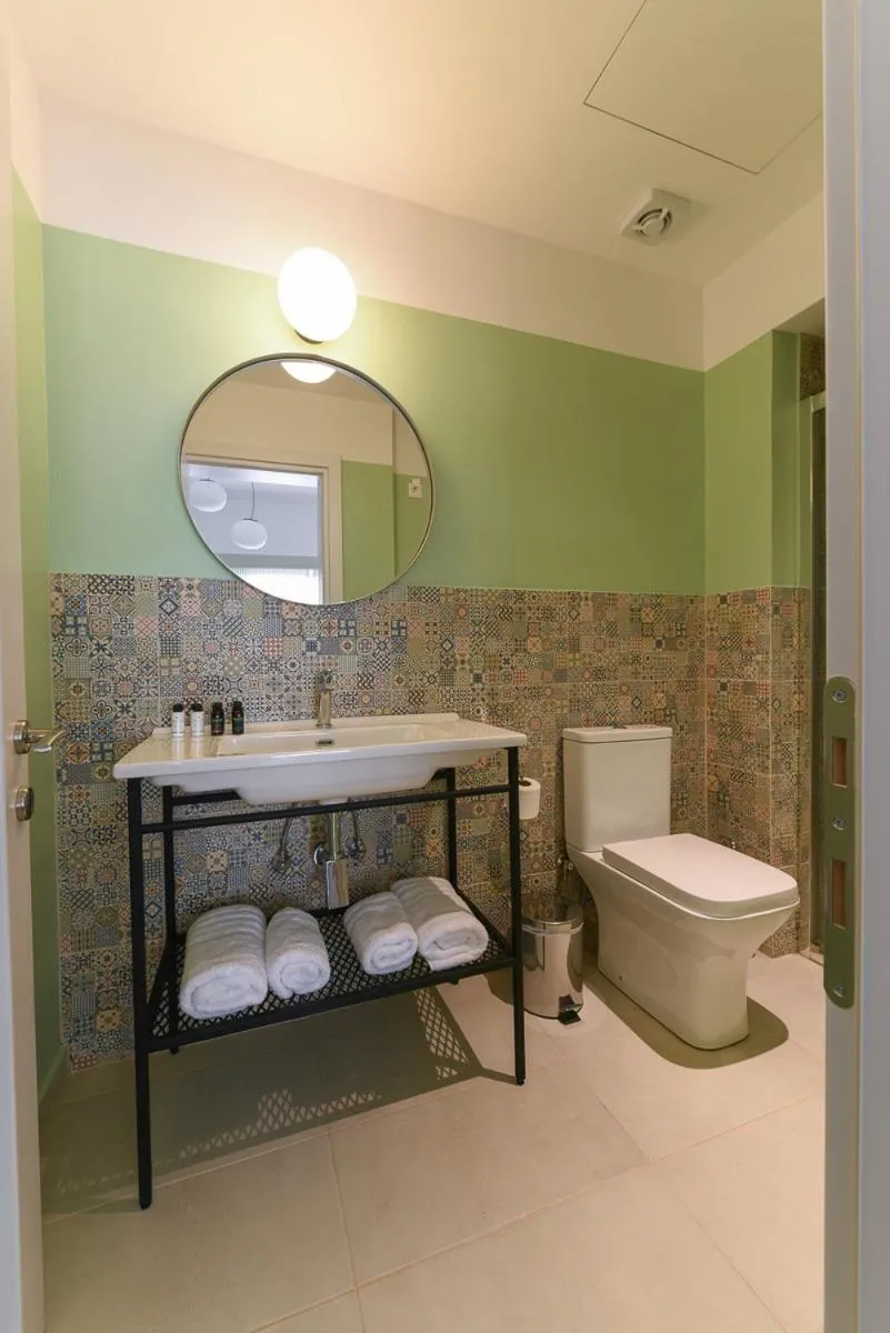 Toilet in ATHENS STORIES