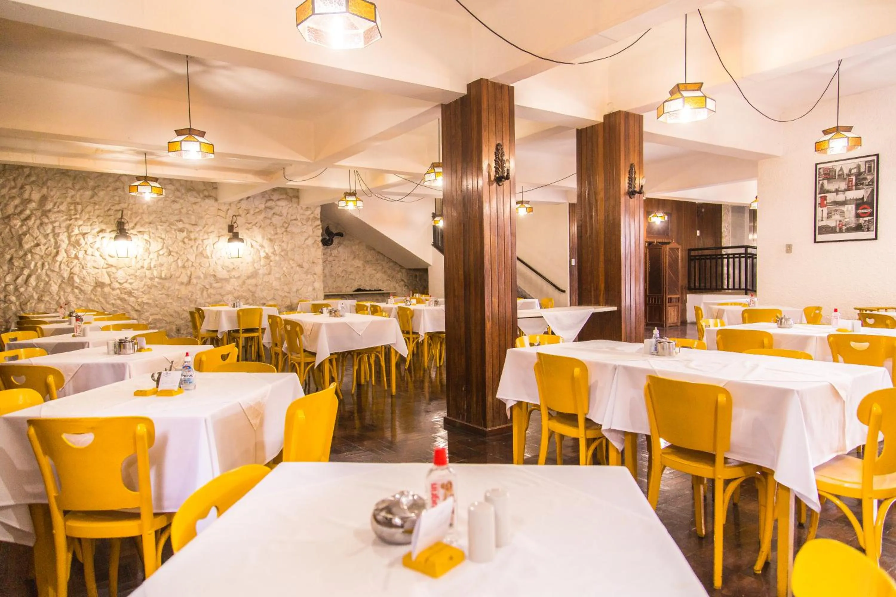 Restaurant/places to eat in Hotel Londres