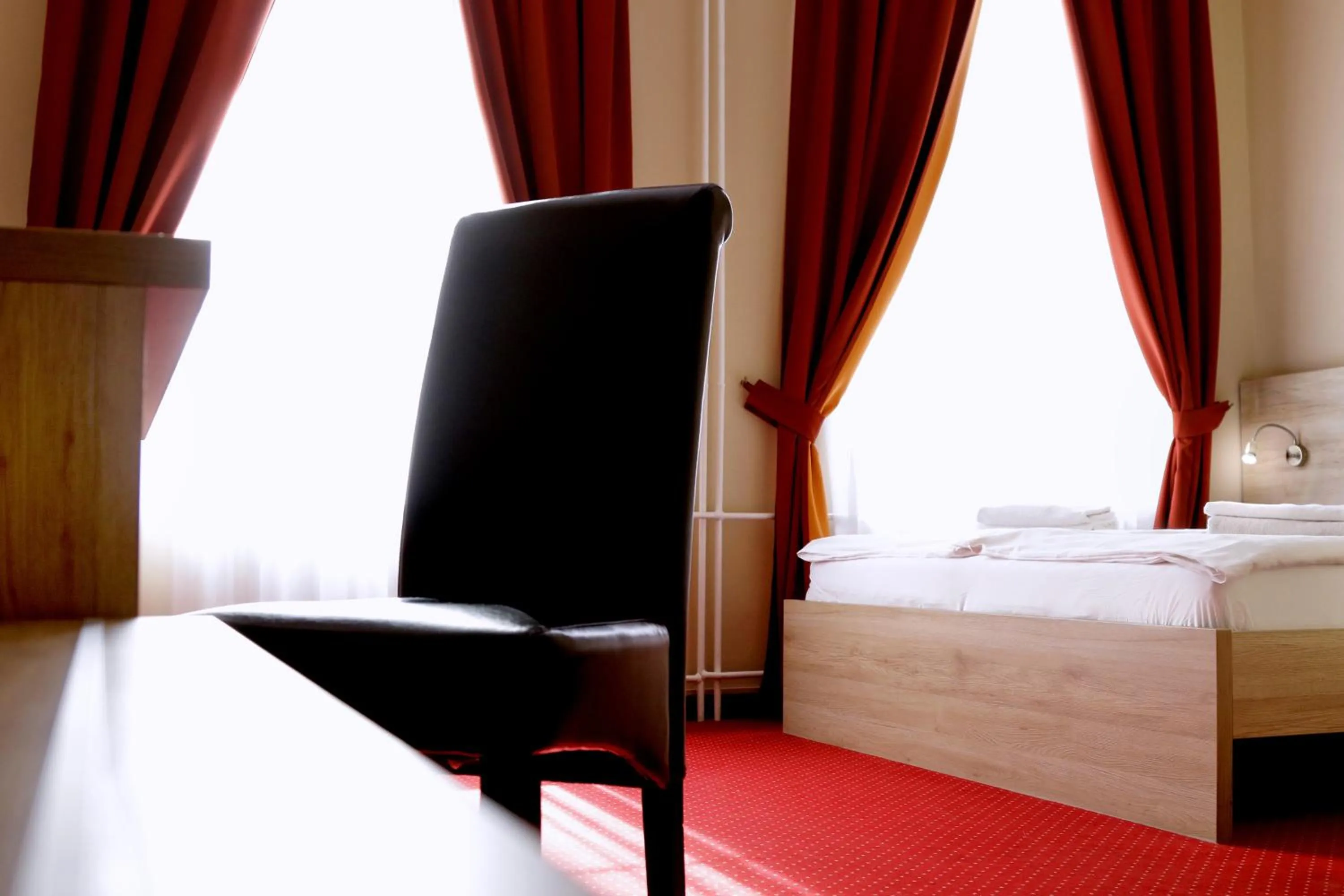 Photo of the whole room, Bed in Hotel Stardust