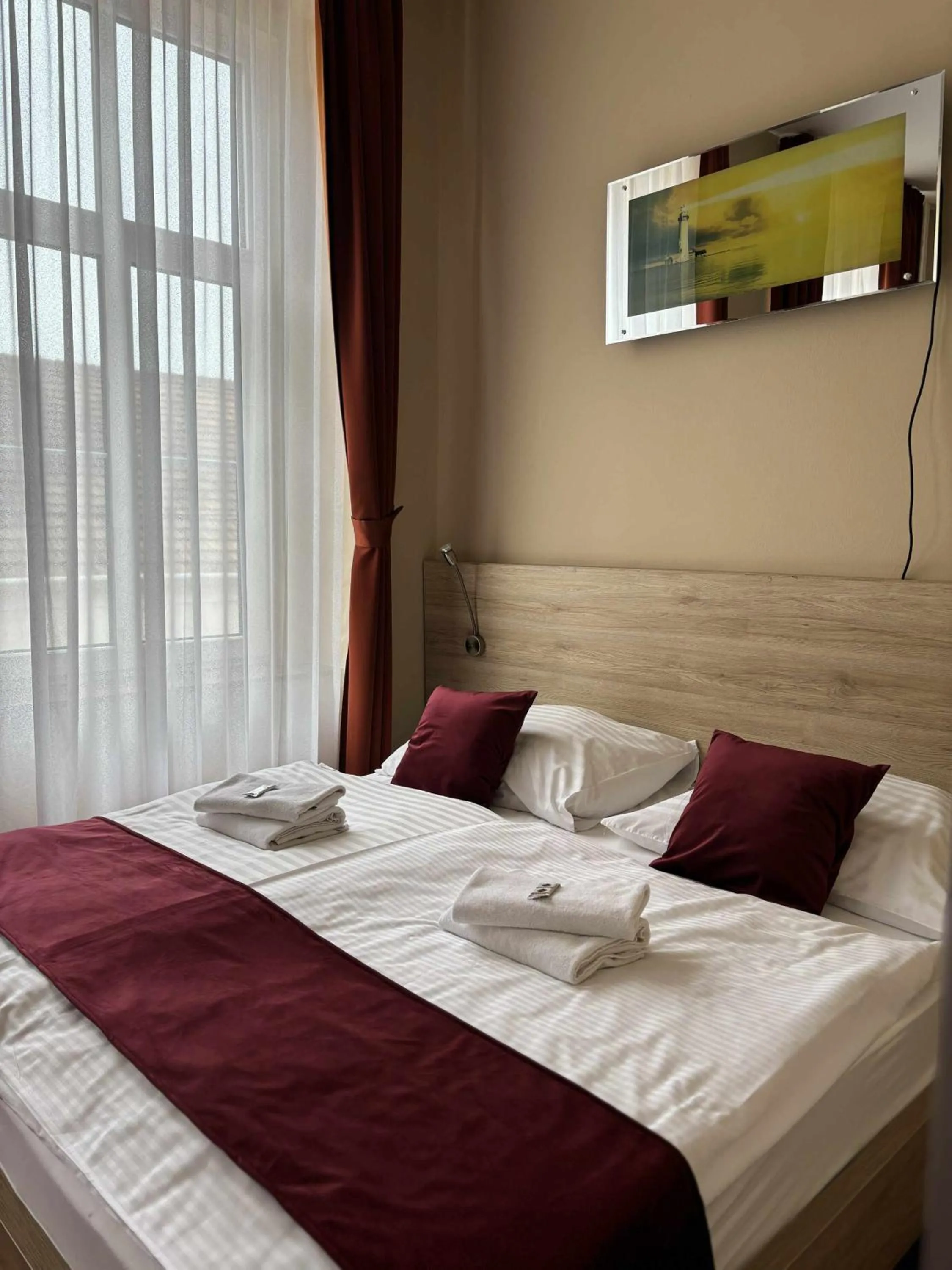 Photo of the whole room, Bed in Hotel Stardust