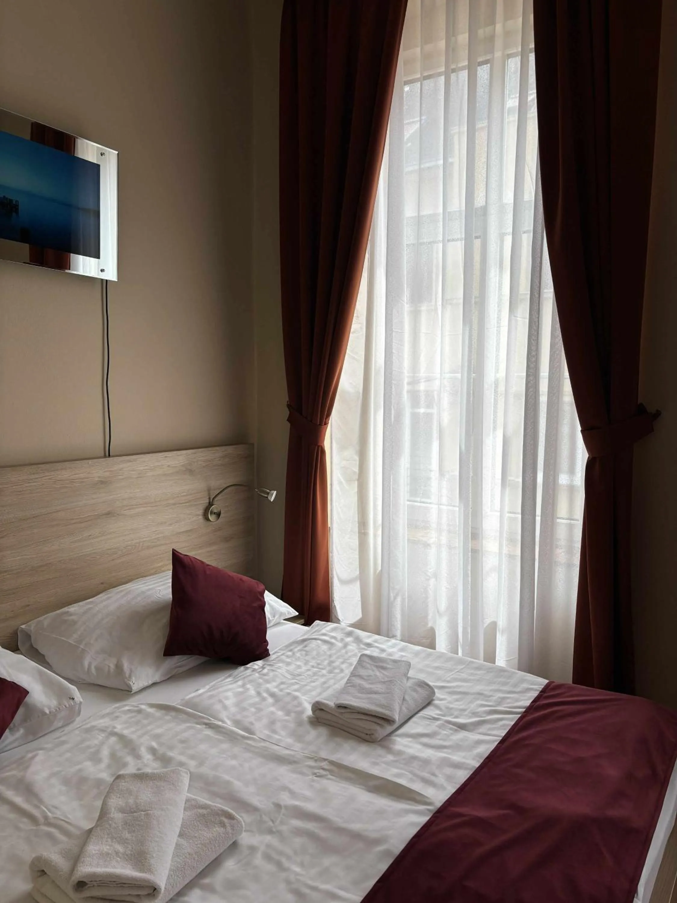 Photo of the whole room, Bed in Hotel Stardust