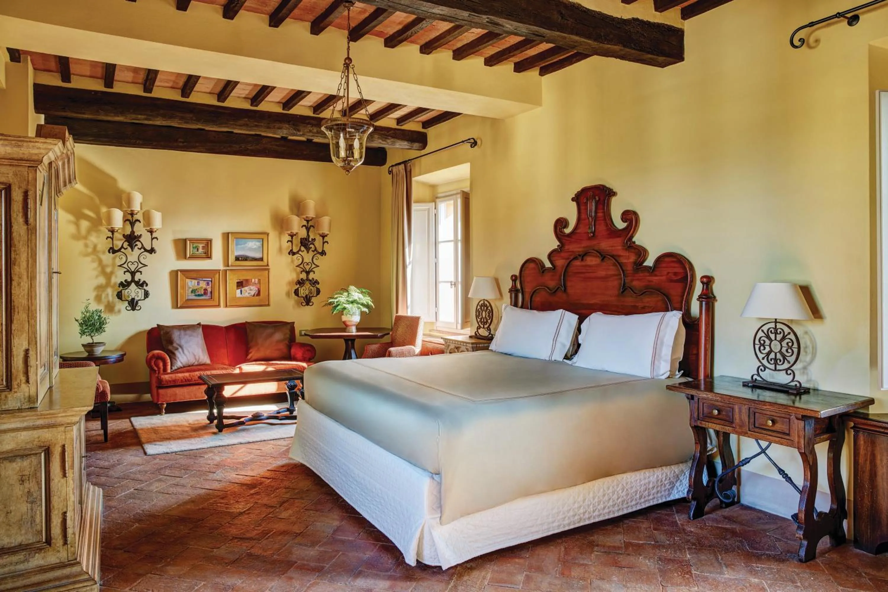 Bedroom, Bed in Castello di Casole, A Belmond Hotel, Tuscany