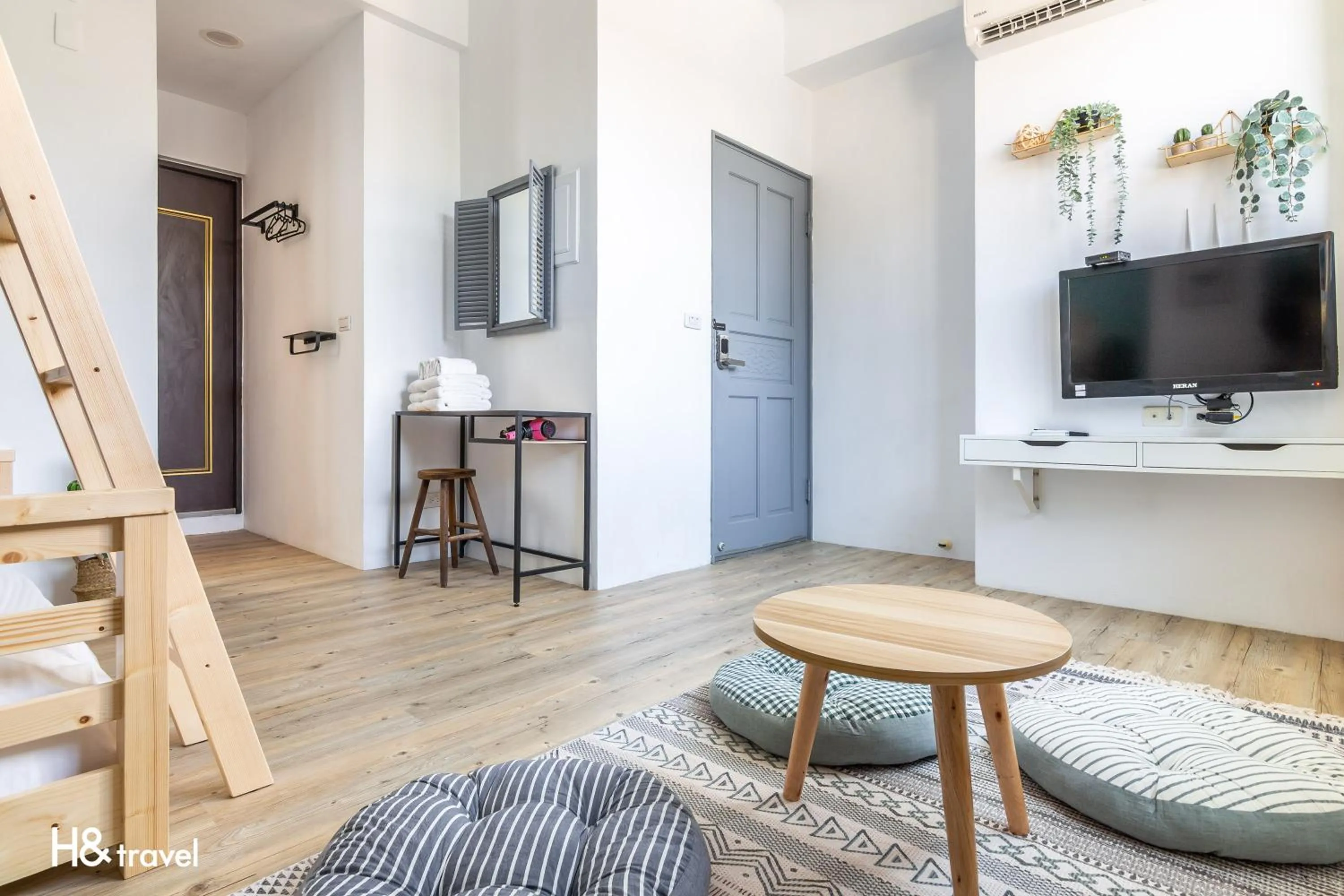 Decorative detail in Sleepier Multi-Minsu Tainan