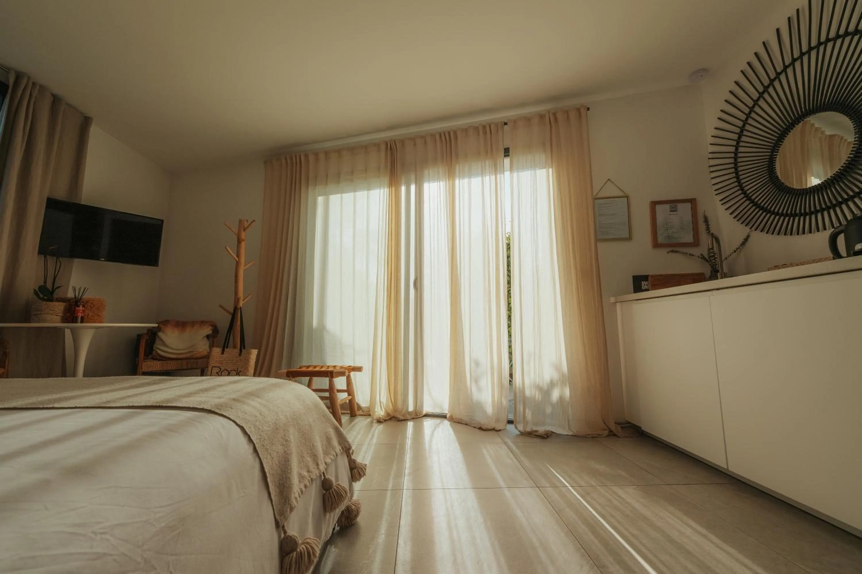 Bedroom, Bed in L'Oasis Vendargues