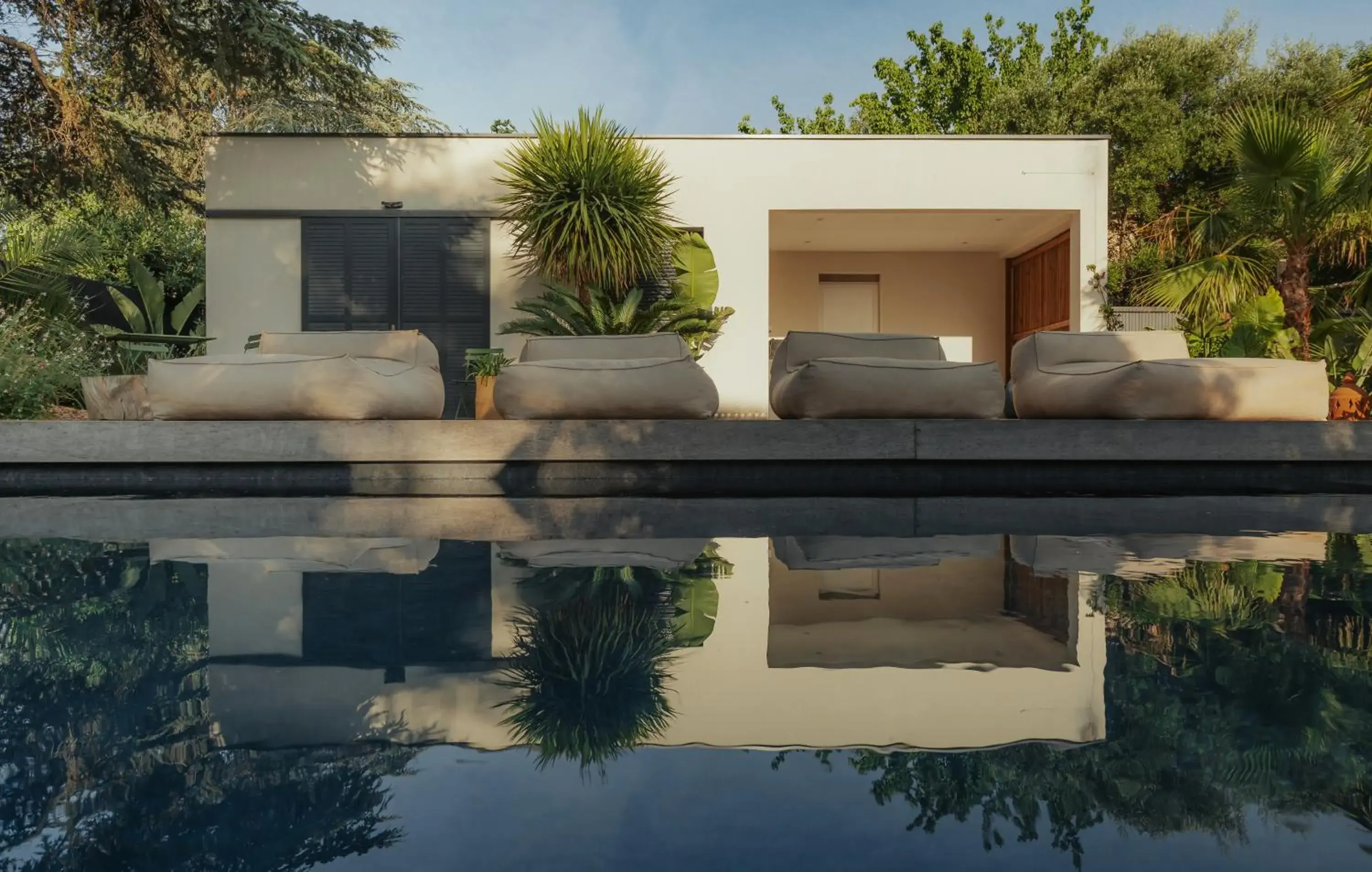 Queen Room with Pool View in L'Oasis Vendargues Queen Room with Pool View in L'Oasis Vendargues