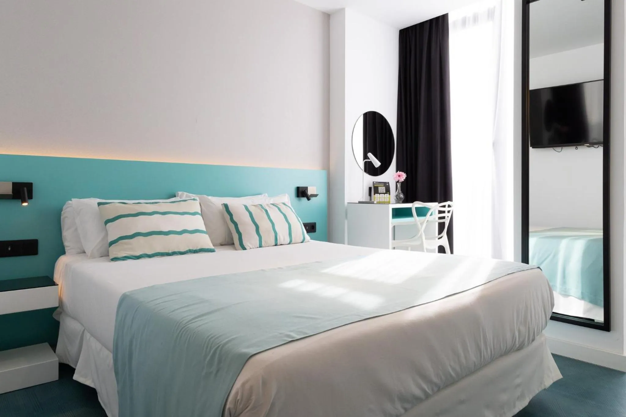 Photo of the whole room in Hotel Puerto de la Luz