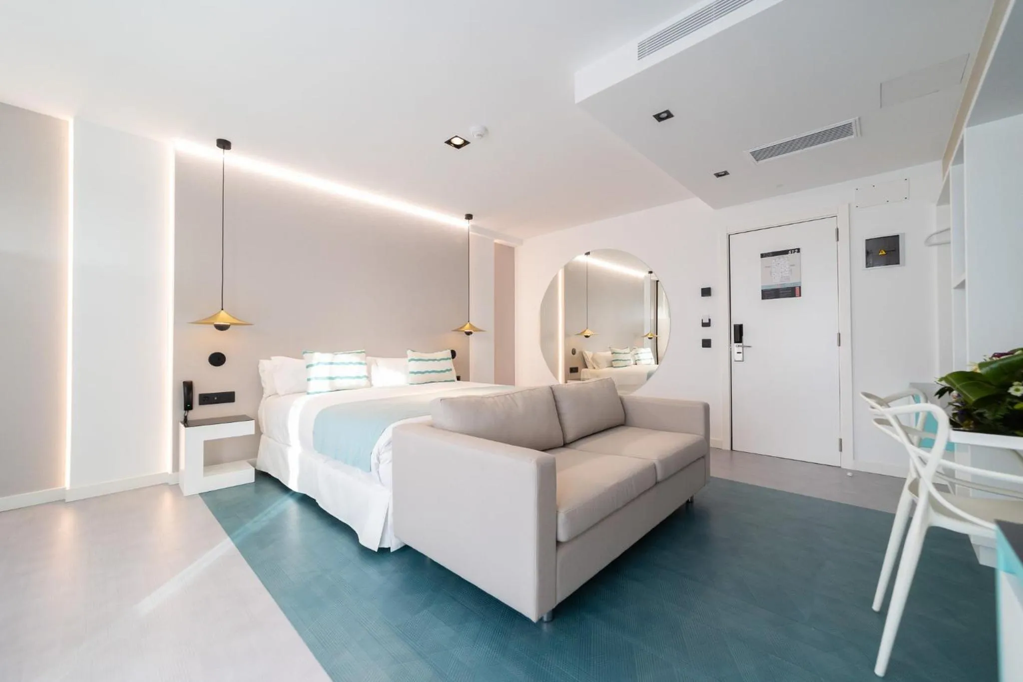 Photo of the whole room in Hotel Puerto de la Luz