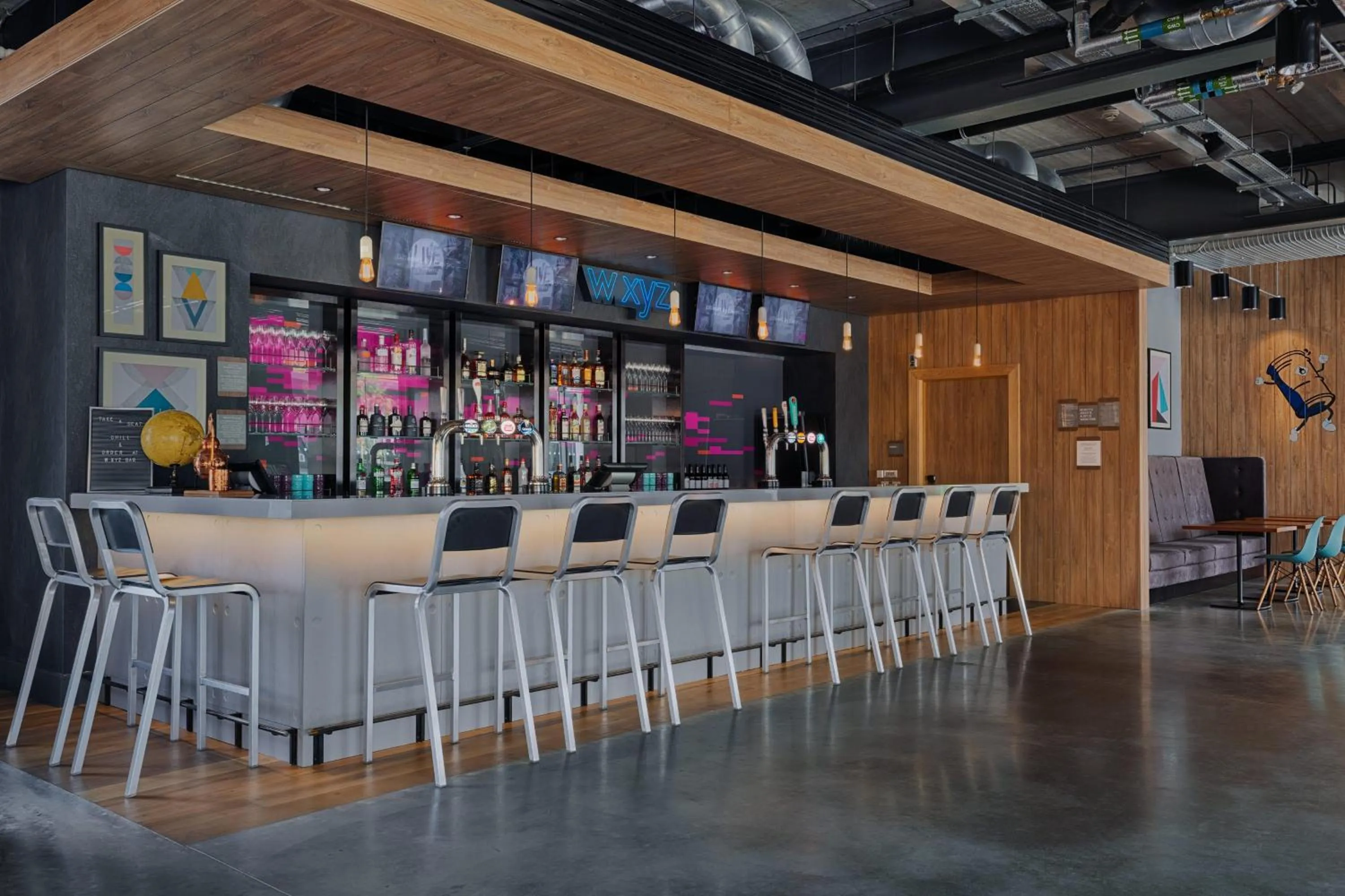 Lounge or bar in Aloft Aberdeen TECA