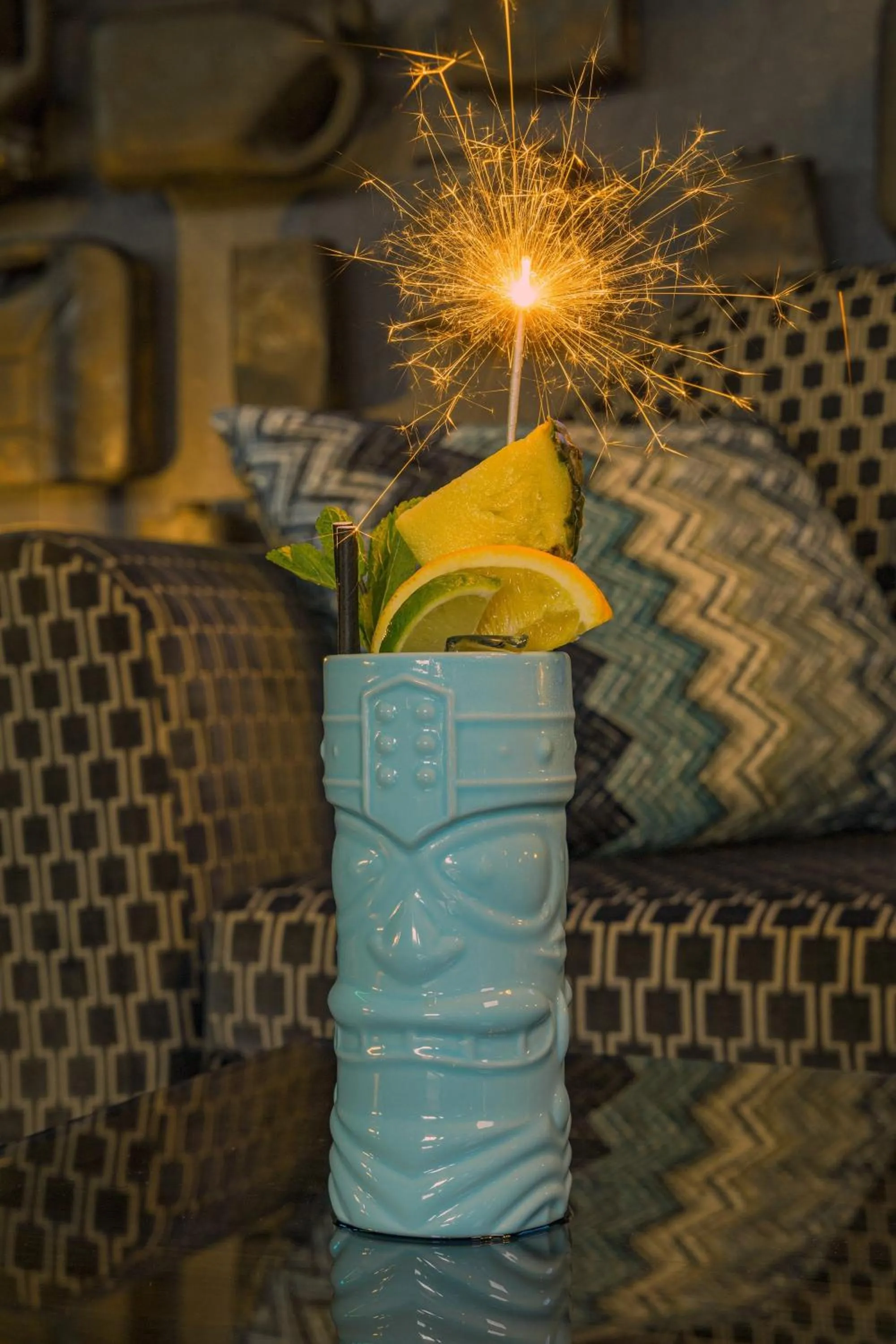 Lounge or bar in Aloft Aberdeen TECA