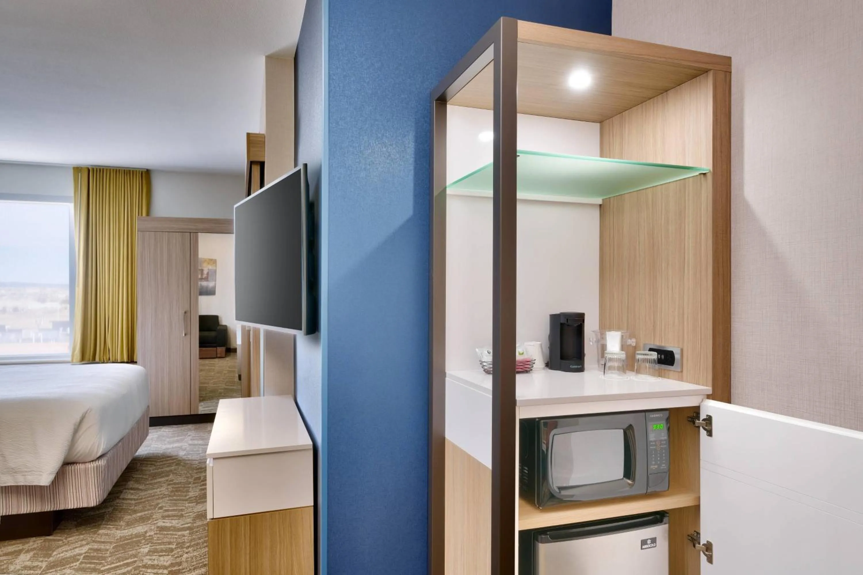 Photo of the whole room, Bed in Springhill Suites by Marriott Colorado Springs North/Air Force Academy