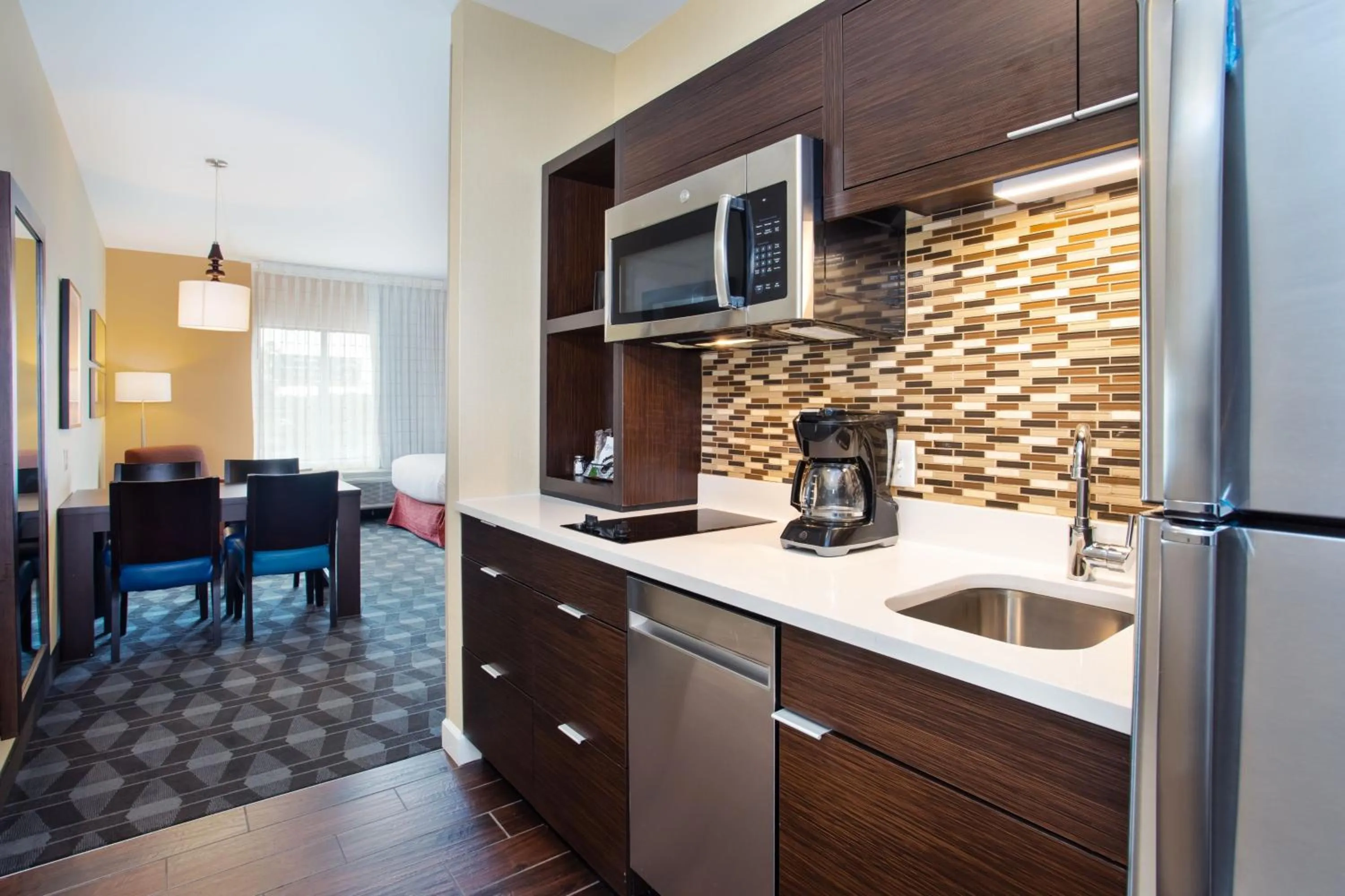 Kitchen or kitchenette in TownePlace Suites by Marriott Detroit Belleville