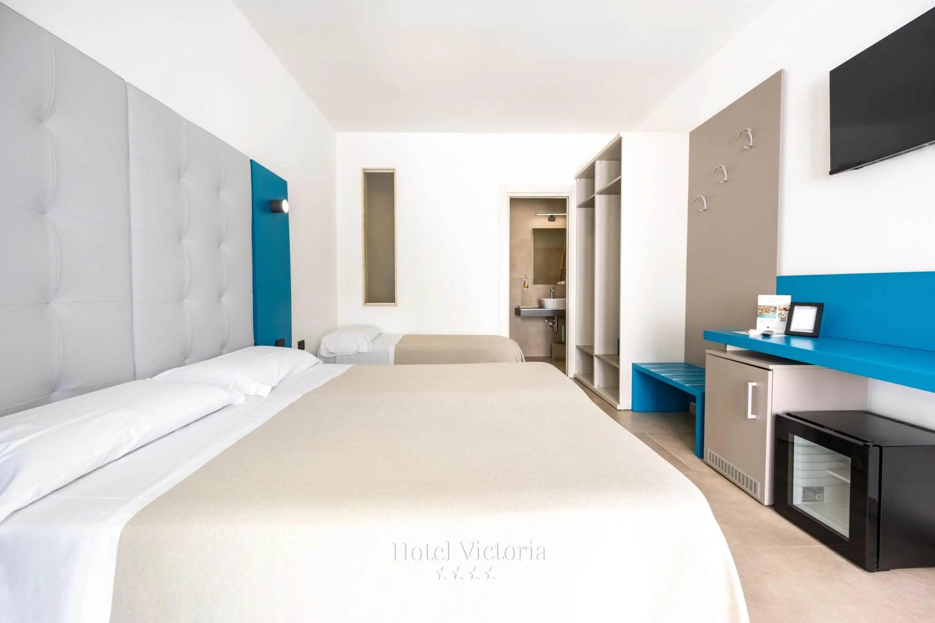 Shower, Bed in Hotel Victoria