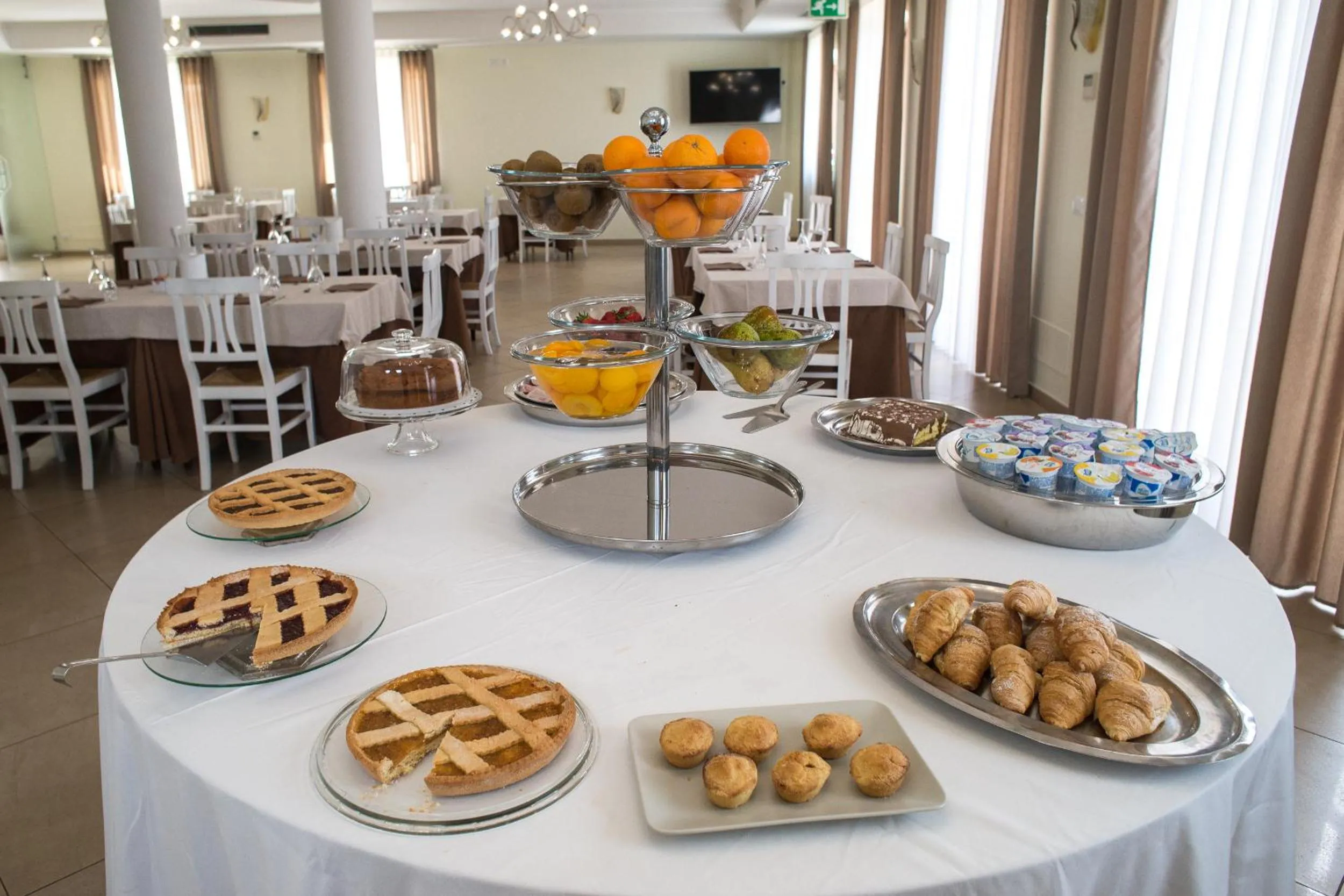 Food and drinks in Hotel Victoria