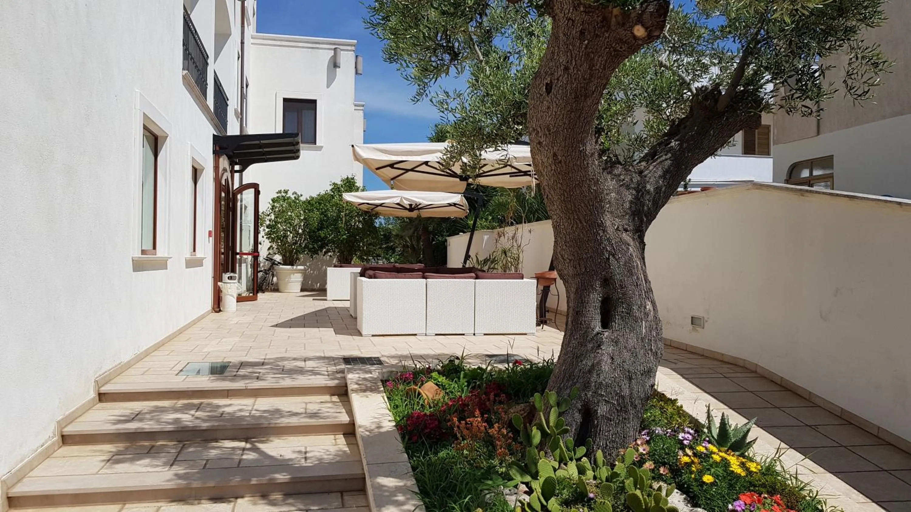 Property building in Hotel Victoria