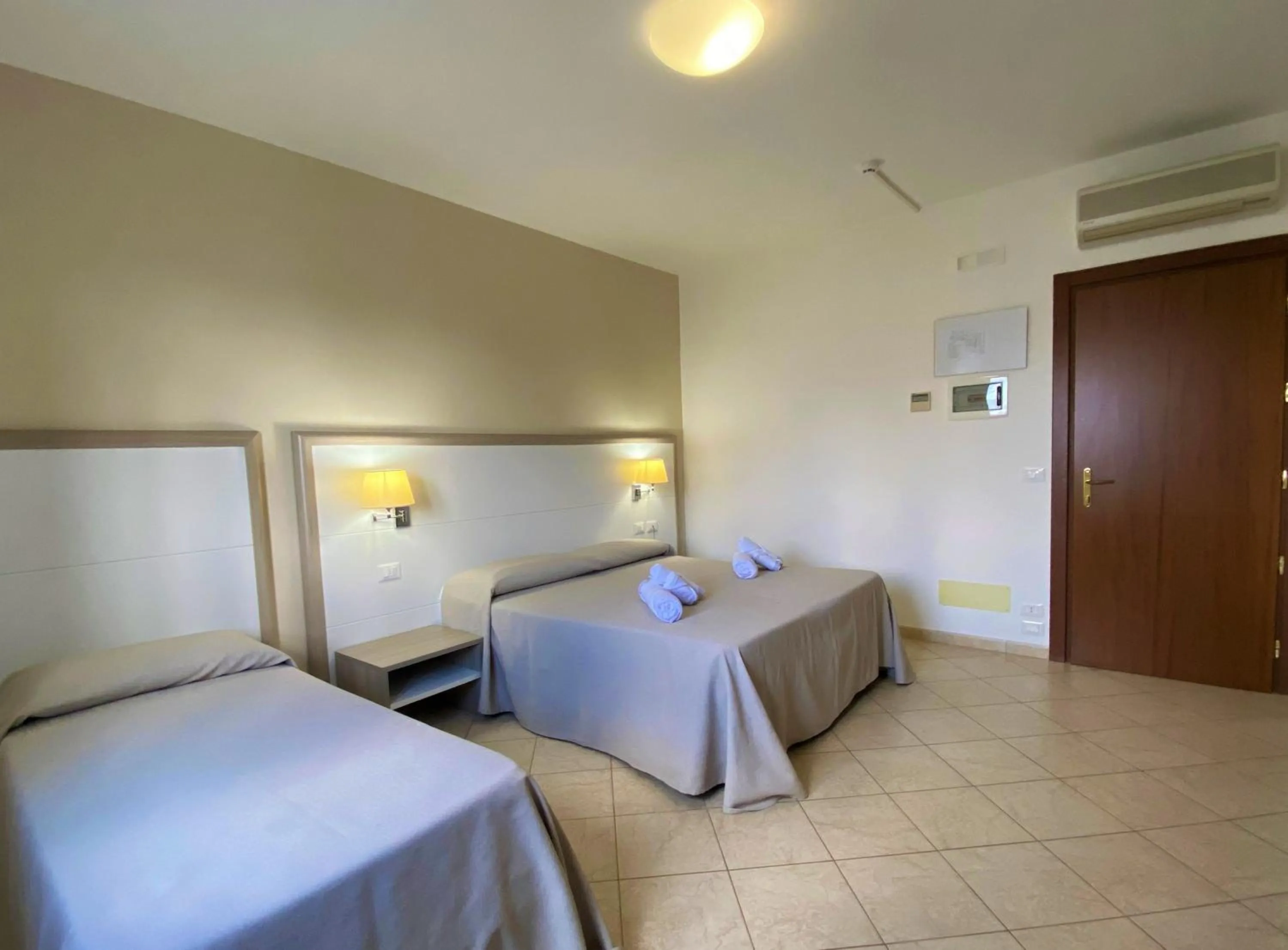 Photo of the whole room, Bed in Hotel Victoria