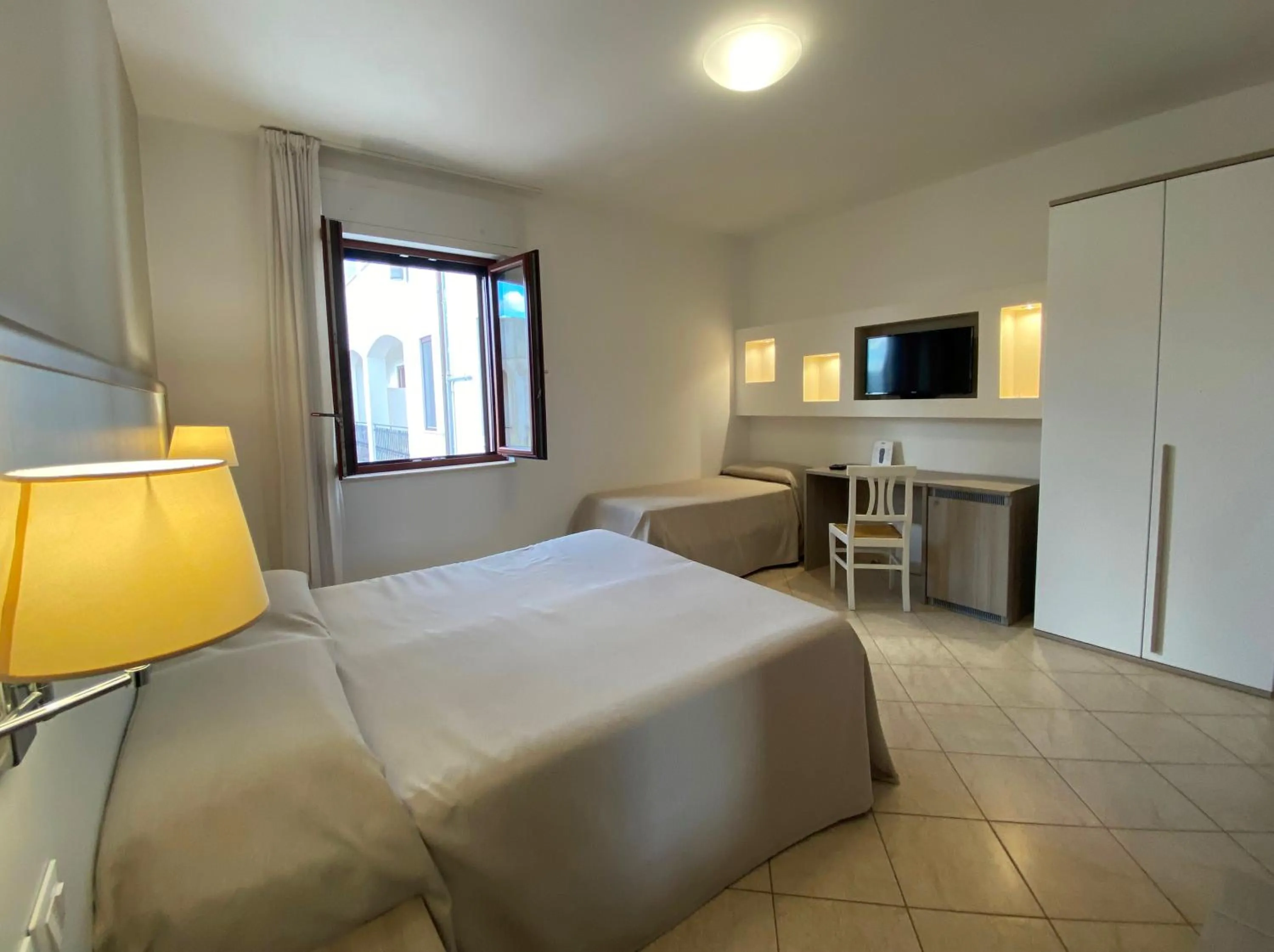 Photo of the whole room, Bed in Hotel Victoria