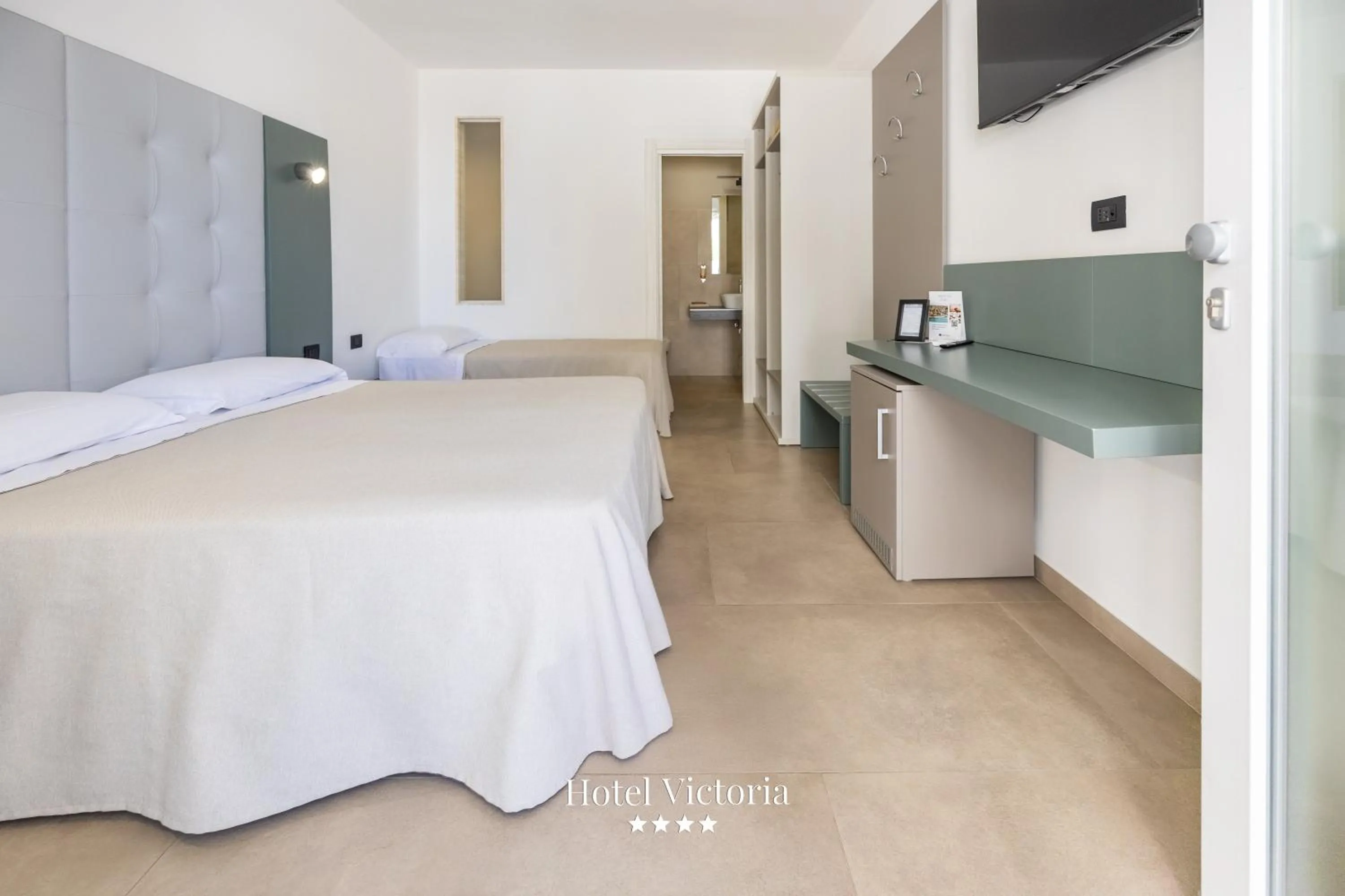 Bed in Hotel Victoria